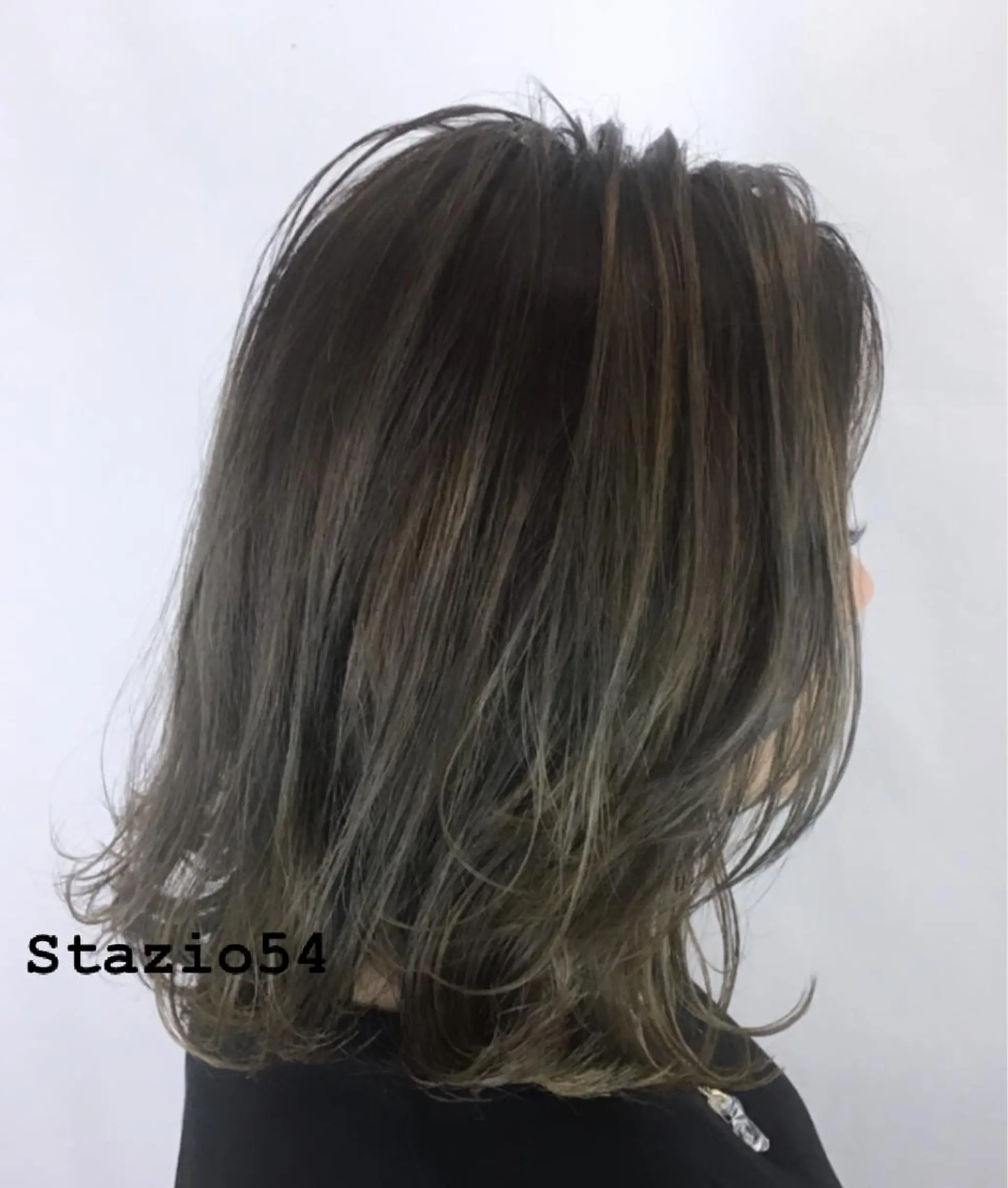 ミディアム ヘアカラー トリートメント Stazio 54の眉毛・アイブロウイメージ