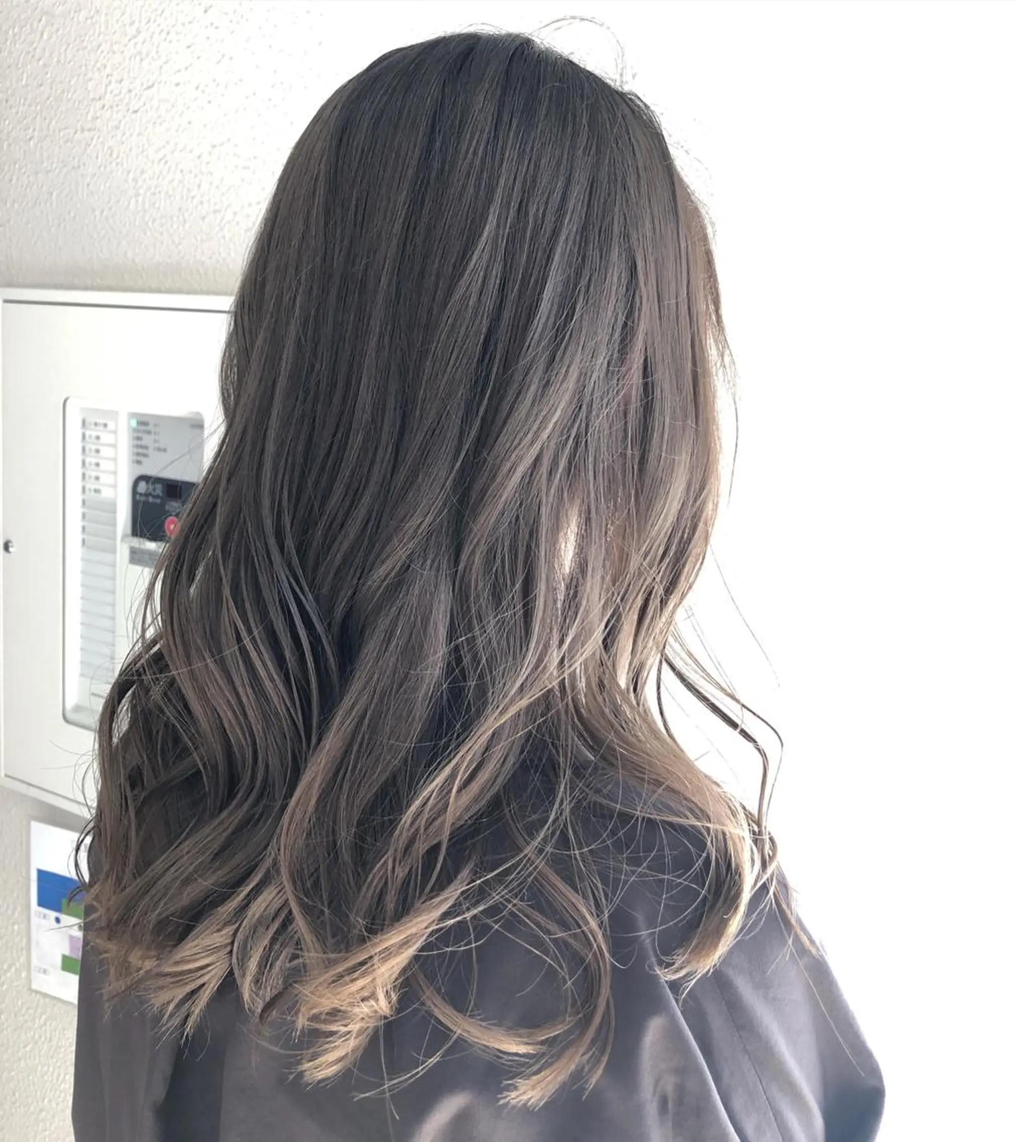 ロング カラー ブリーチ グレージュ ヘアカラー edge.所属・くまがい みゆ【edge.】のヘアスタイル