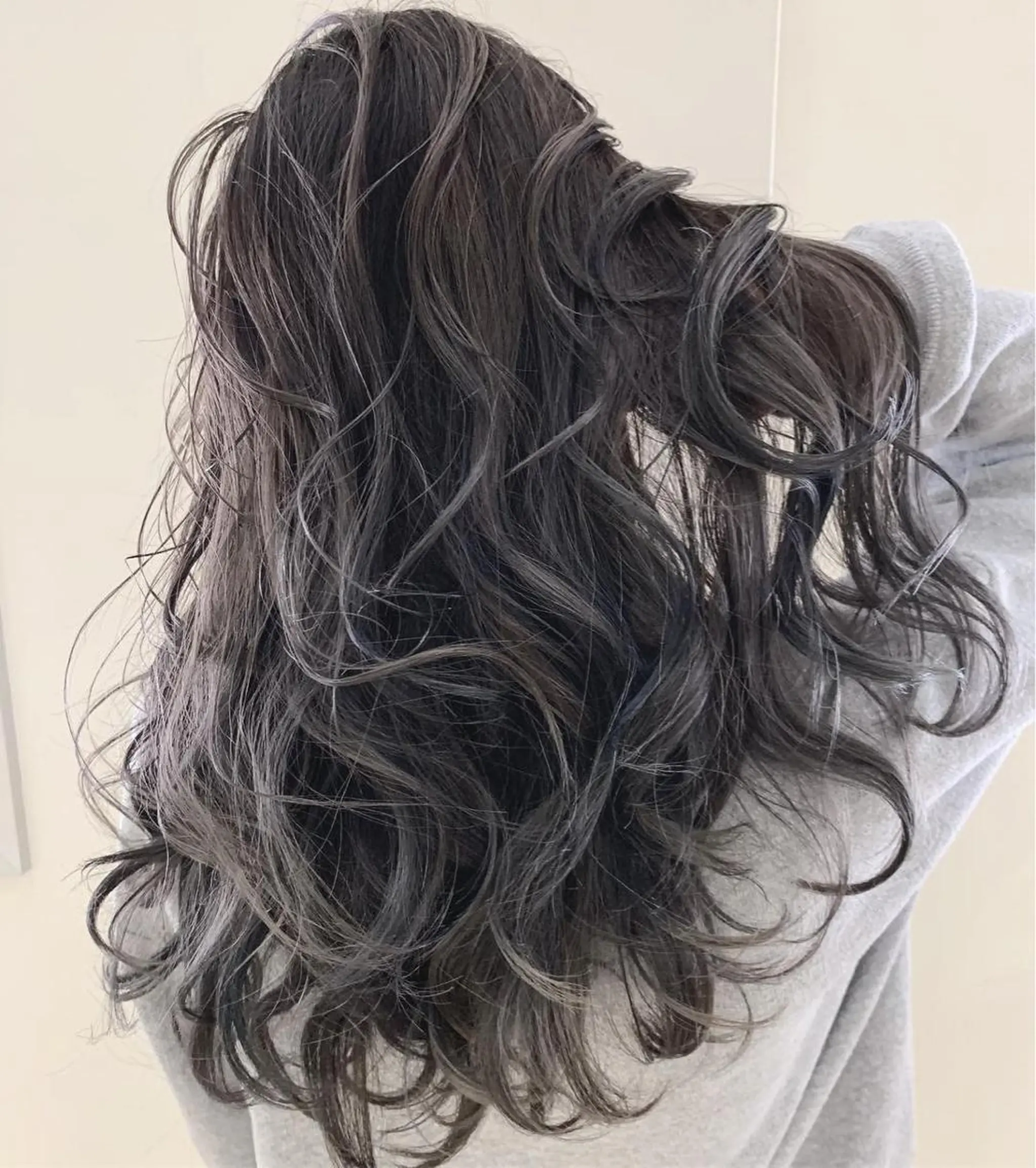 ロング カラー パーマ ヘアアレンジ 【公式】amble luxe池袋東口🩷のヘアスタイル