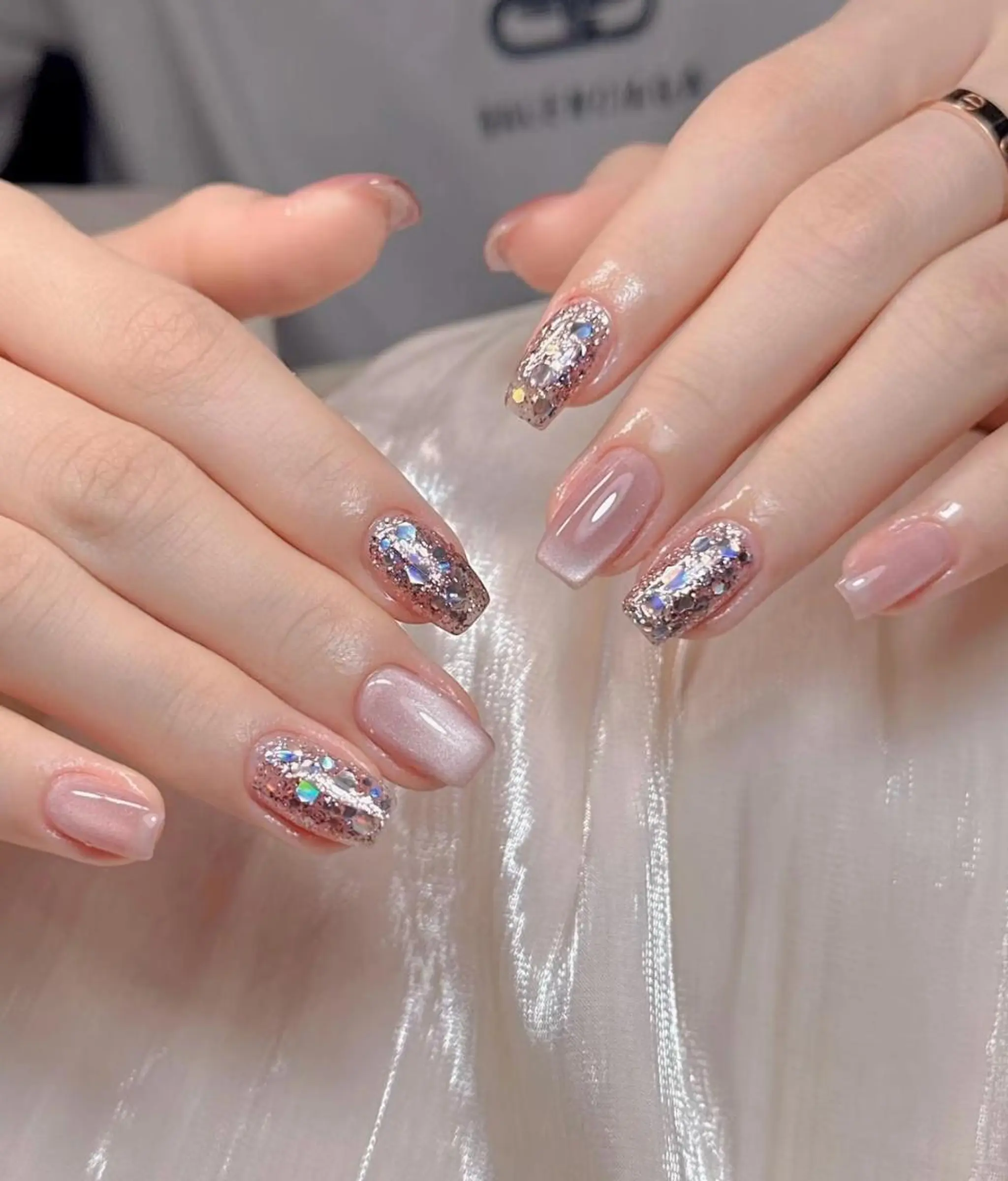 ネイル ハンドネイル RAFFINE 月🦋🩵のネイルデザイン