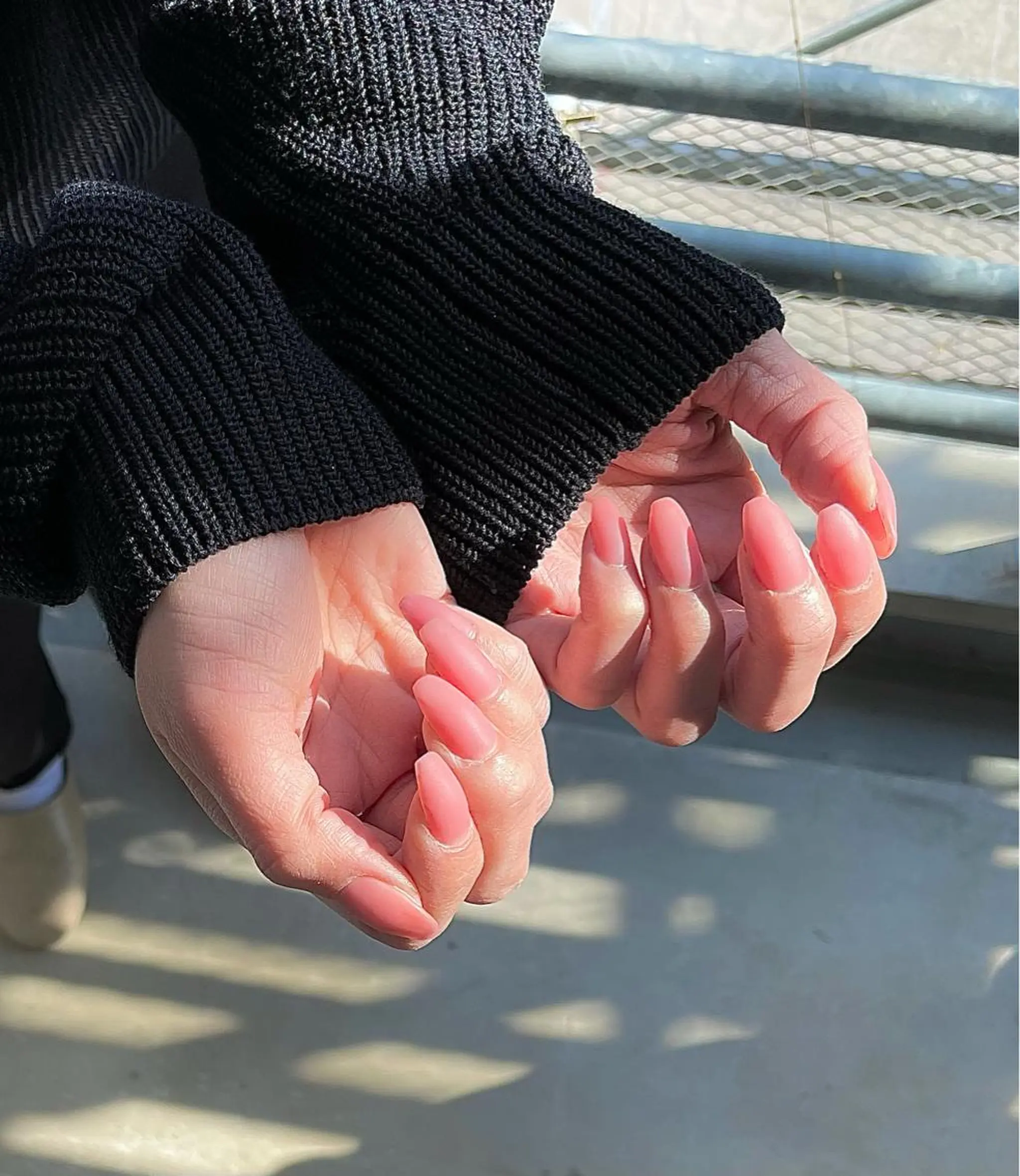 セミロング カラー パーマ ヘアアレンジ メンズ キッズ ネイル マツエク・マツパ ピンクカラー カラーマツエク マットネイル ピンク ハンドネイル ハンドケア nail&eye Aoのマツエク・マツパデザイン