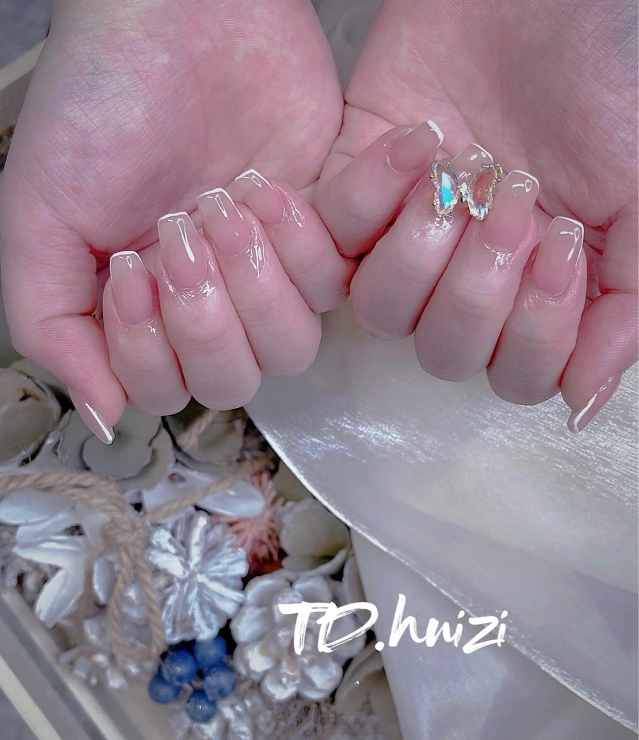 ミディアム めぐみのネイルサロン 惠のネイルデザイン