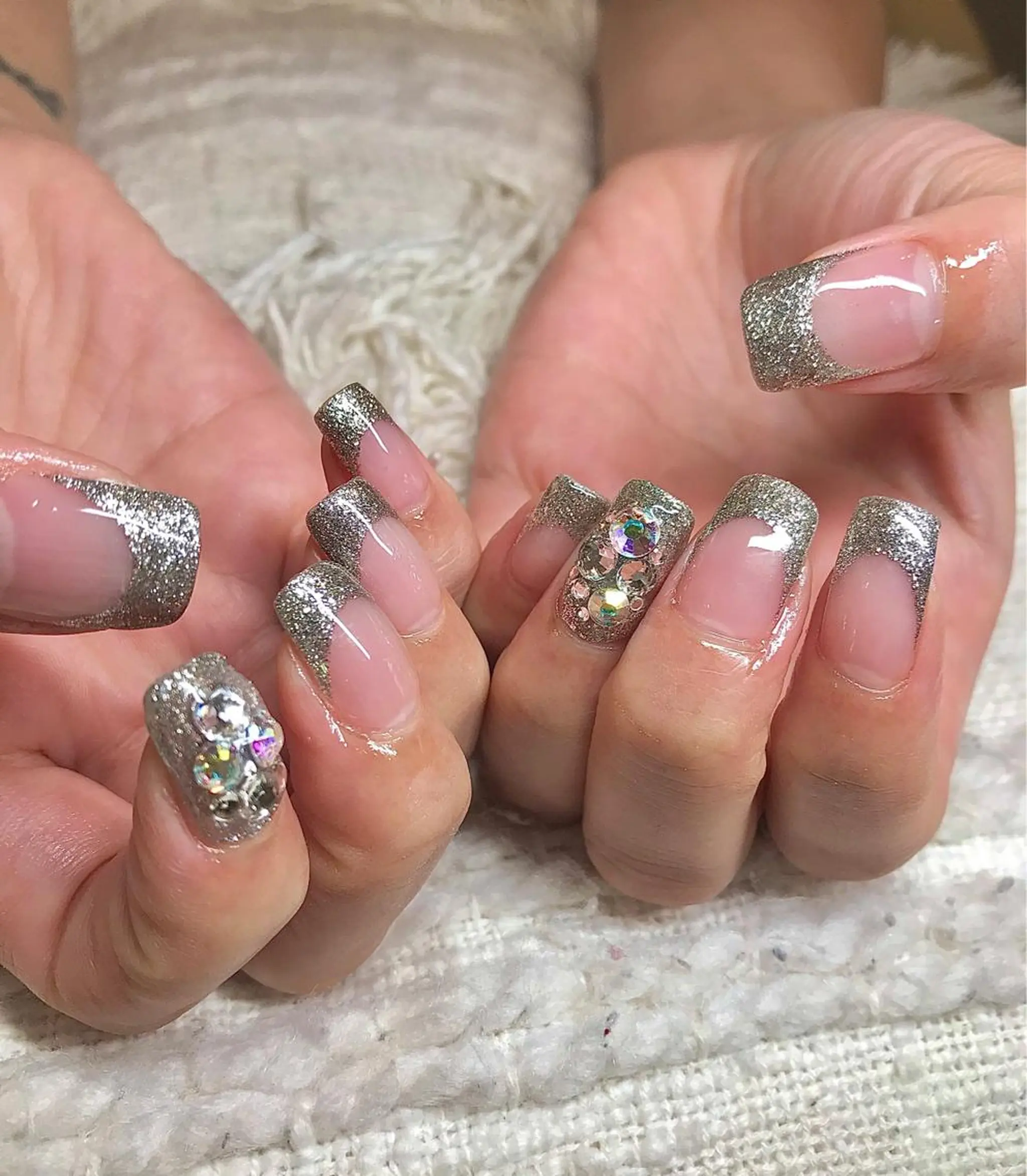 ミディアム カラー パーマ ヘアアレンジ メンズ キッズ ネイル マツエク・マツパ フレンチネイル ラメ(グリッター) ハンドネイル ハンドケア nail&eye Aoのマツエク・マツパデザイン