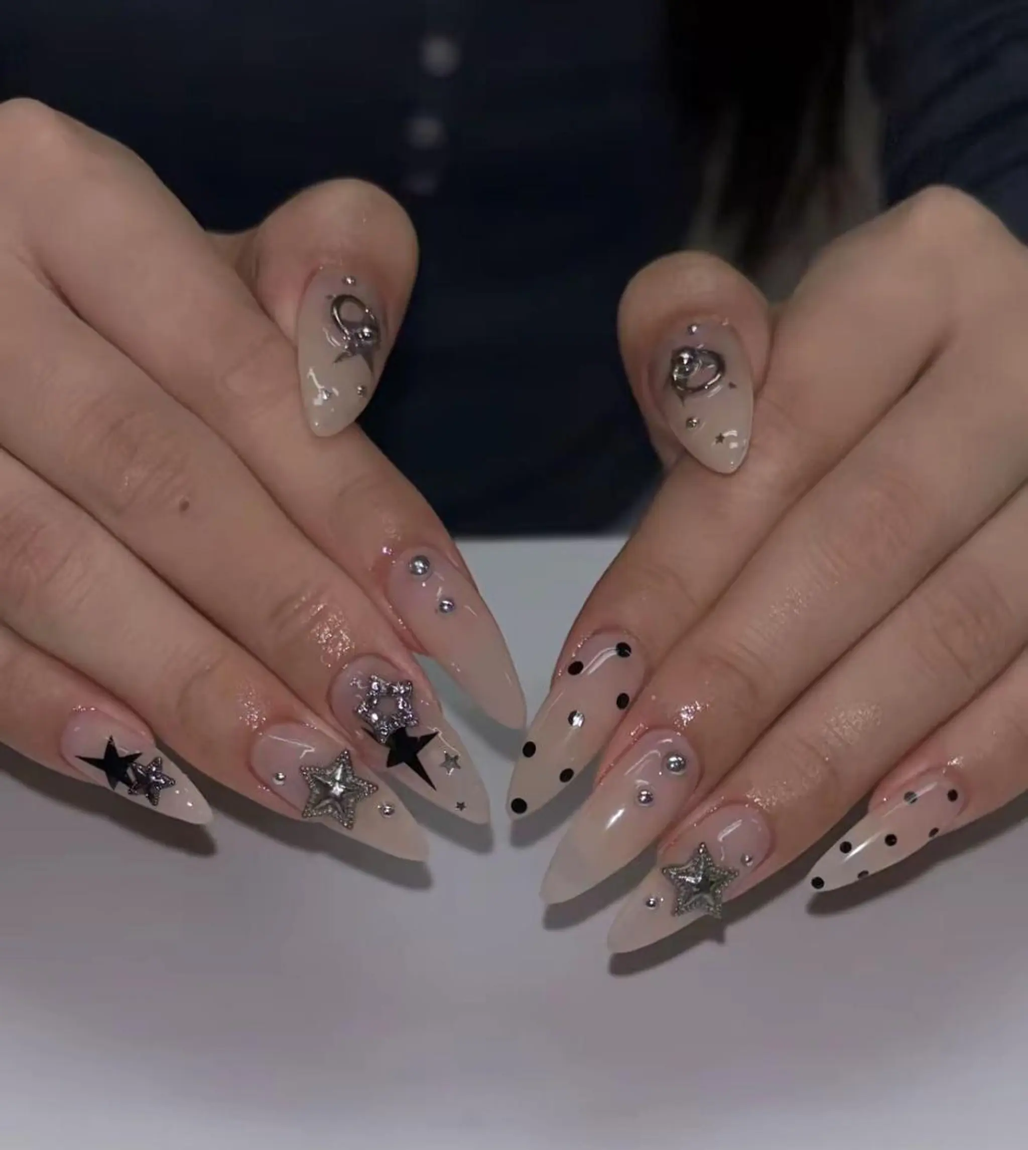 ネイル 長さ出し グラデーション 卒業式 キラキラネイル マグネットネイル アンアンBelle Nail 池袋のネイルデザイン