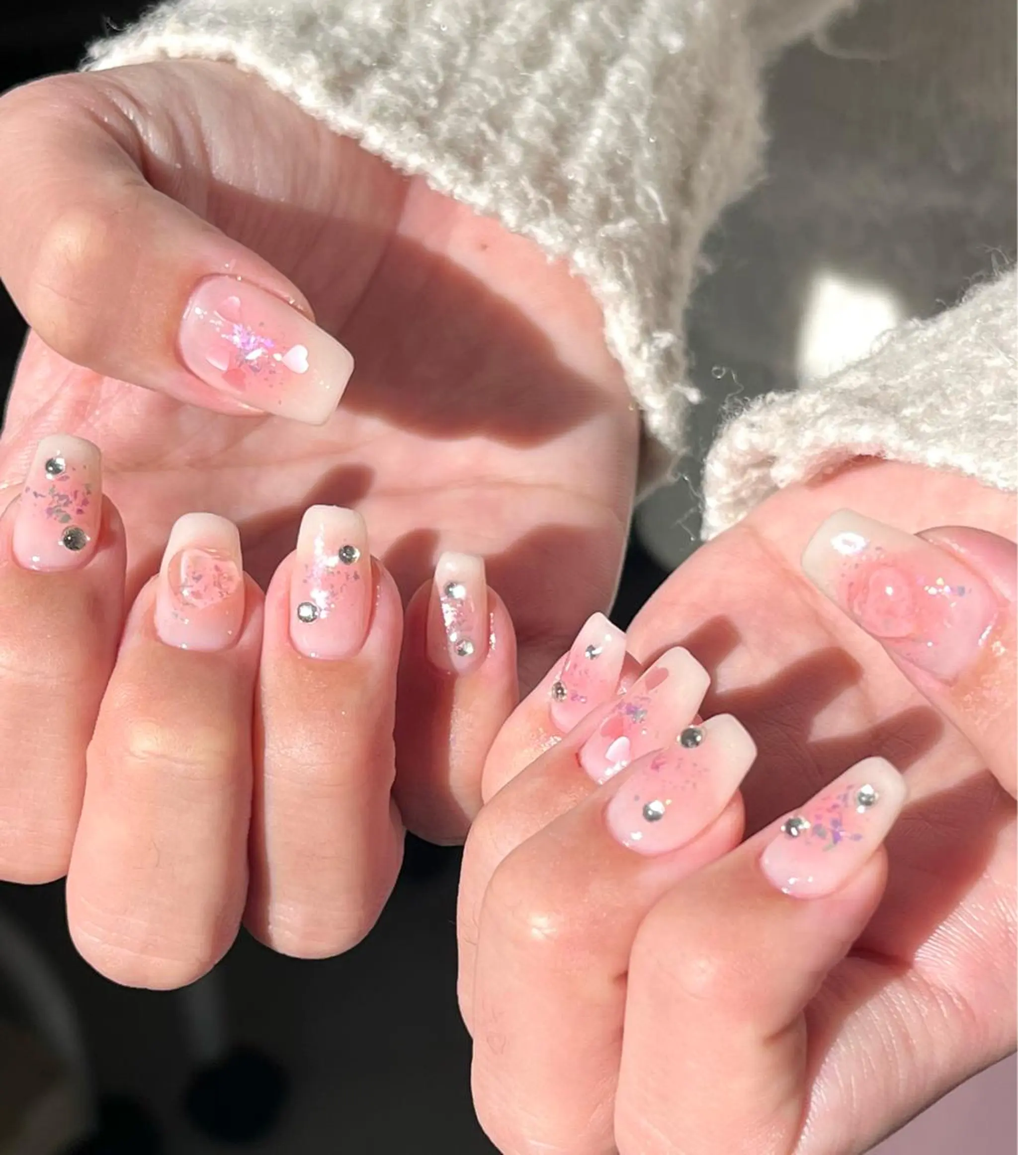 ネイル オーロラネイル チークネイル ガーリー ゴールド ハート ハンドネイル フットネイル para ☀︎ sol by BECK所属・Para Sol nail　Maoのネイルデザイン