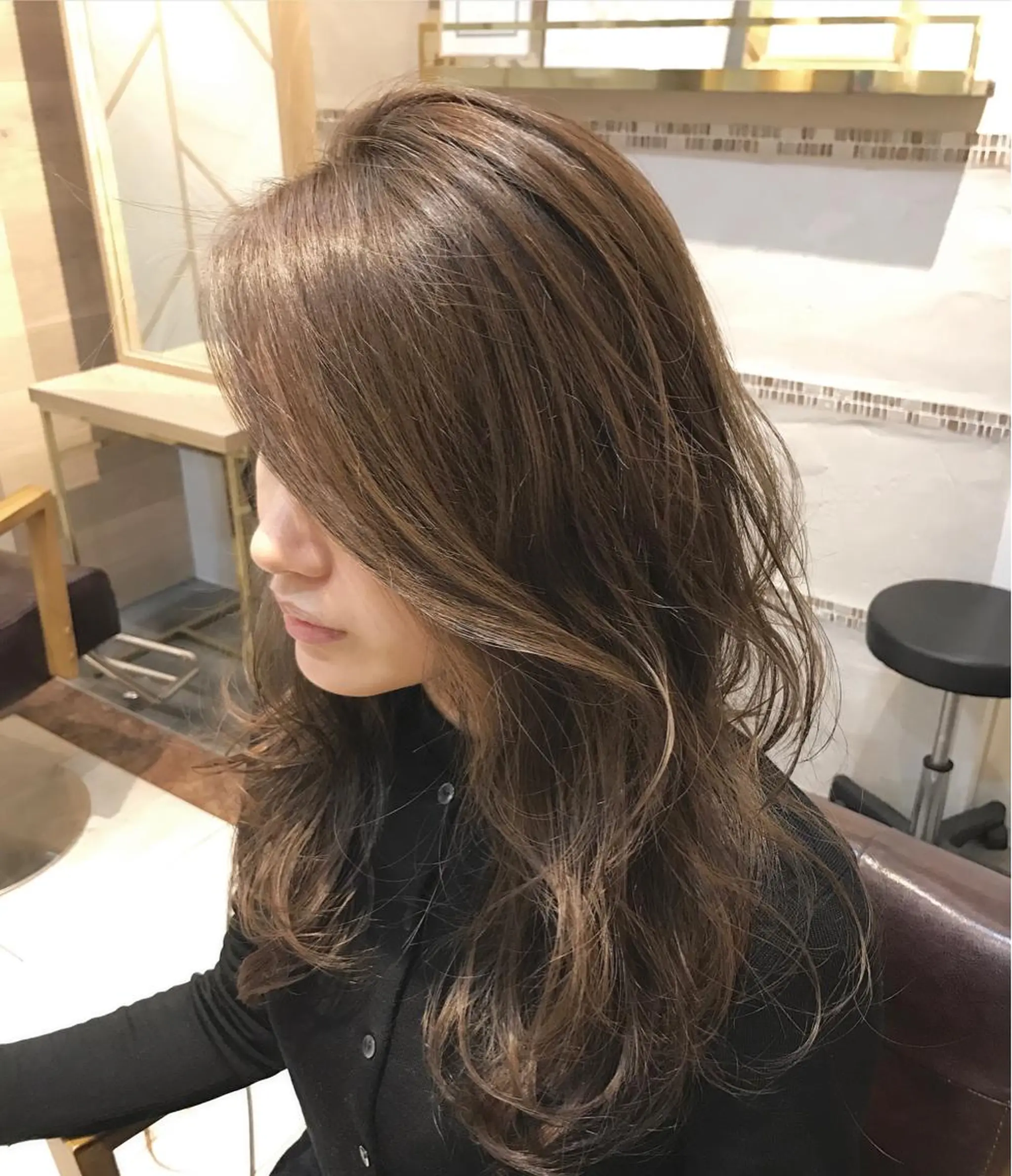 ロング カラー アッシュ ベージュカラー グレージュ she2.shinjuku所属・takumi Hのヘアスタイル