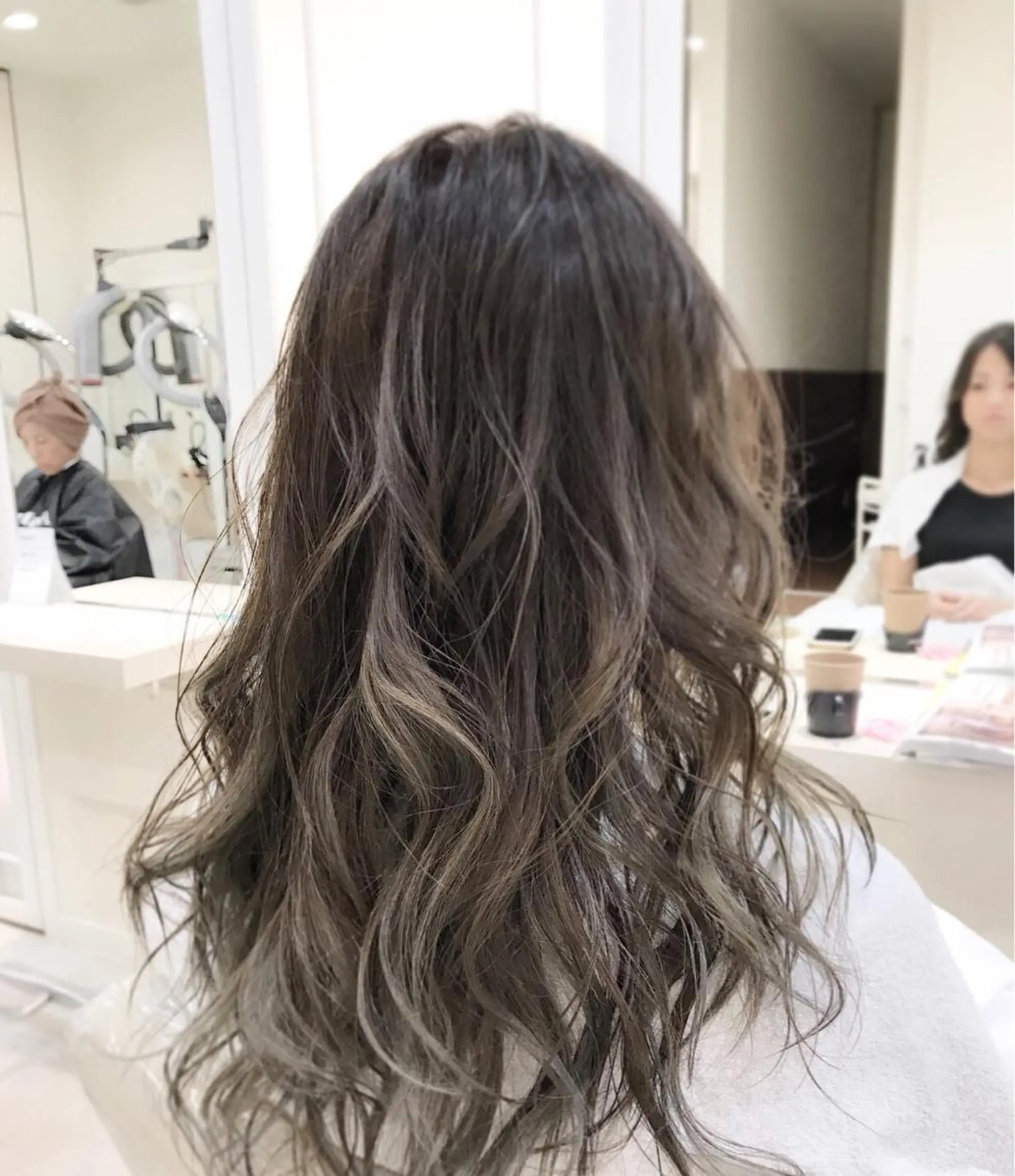 カラー 三浦 祐里のヘアスタイル