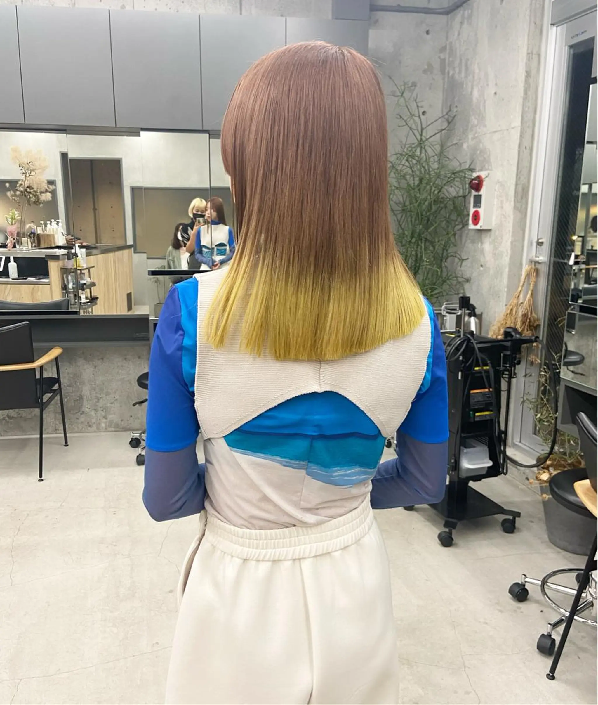 ミディアム カラー 似合わせカットカラー 👩MINAのヘアスタイル