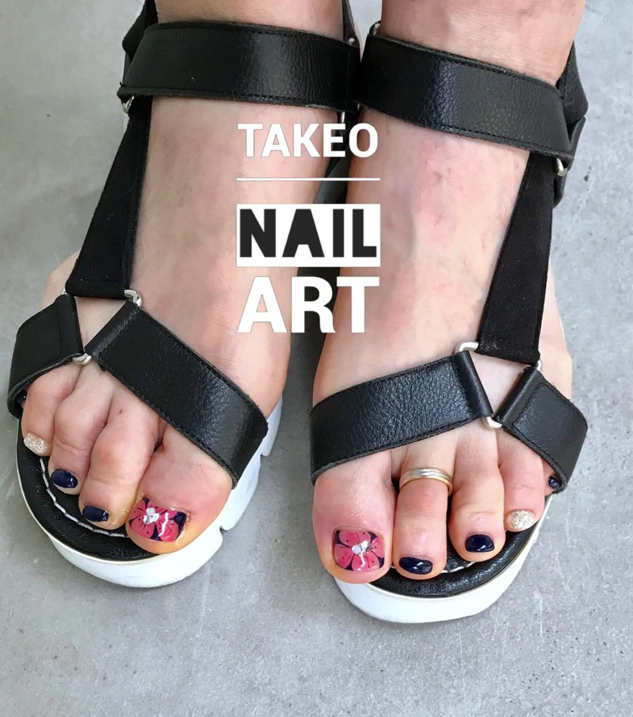 ショート ネイル フラワーネイル ネイビー ハンドネイル ハンドケア nail&eye Aoのマツエク・マツパデザイン