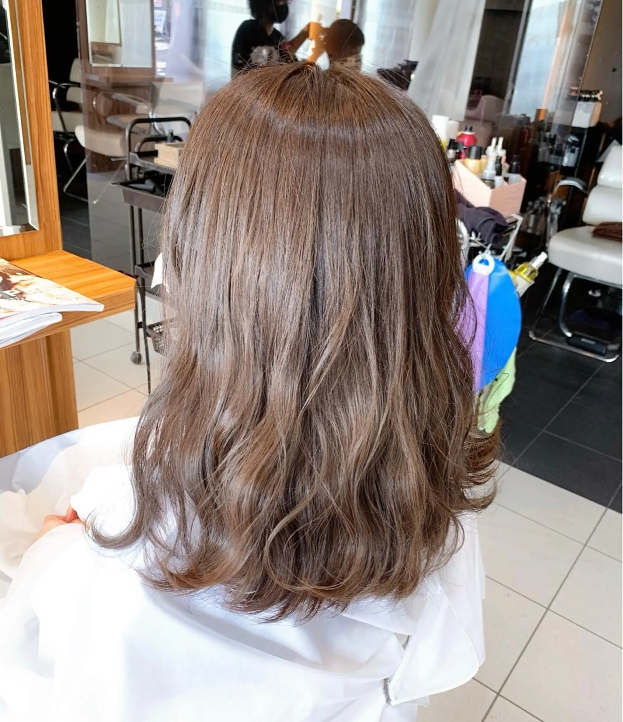 セミロング カラー ベージュカラー 透明感カラー ラベンダーカラー モカベージュ 白髪女性専門店竹内 涼乃のヘアスタイル