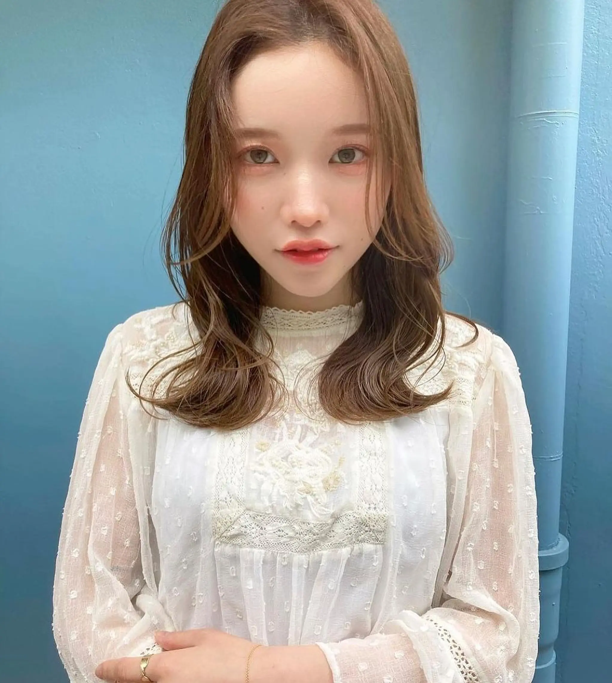 ミディアム カラー ヘアアレンジ ミディアムパーマ ベージュカラー 透明感カラー ハイライトカラー ミルクティーベージュ 韓国/髪質改善💘 櫻井かれんのヘアスタイル