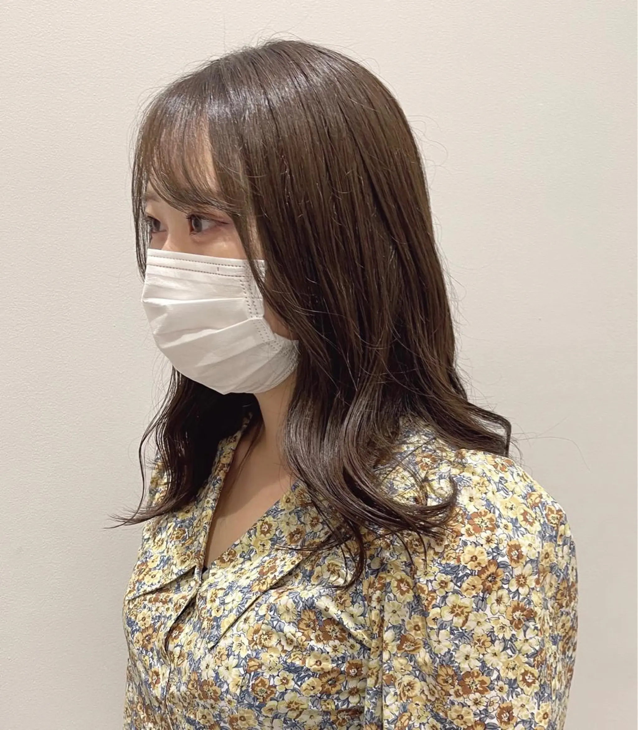 セミロング カラー ベージュカラー オリーブベージュ カット ヘアカラー volta∞knot所属・狩野 羅夢のヘアスタイル