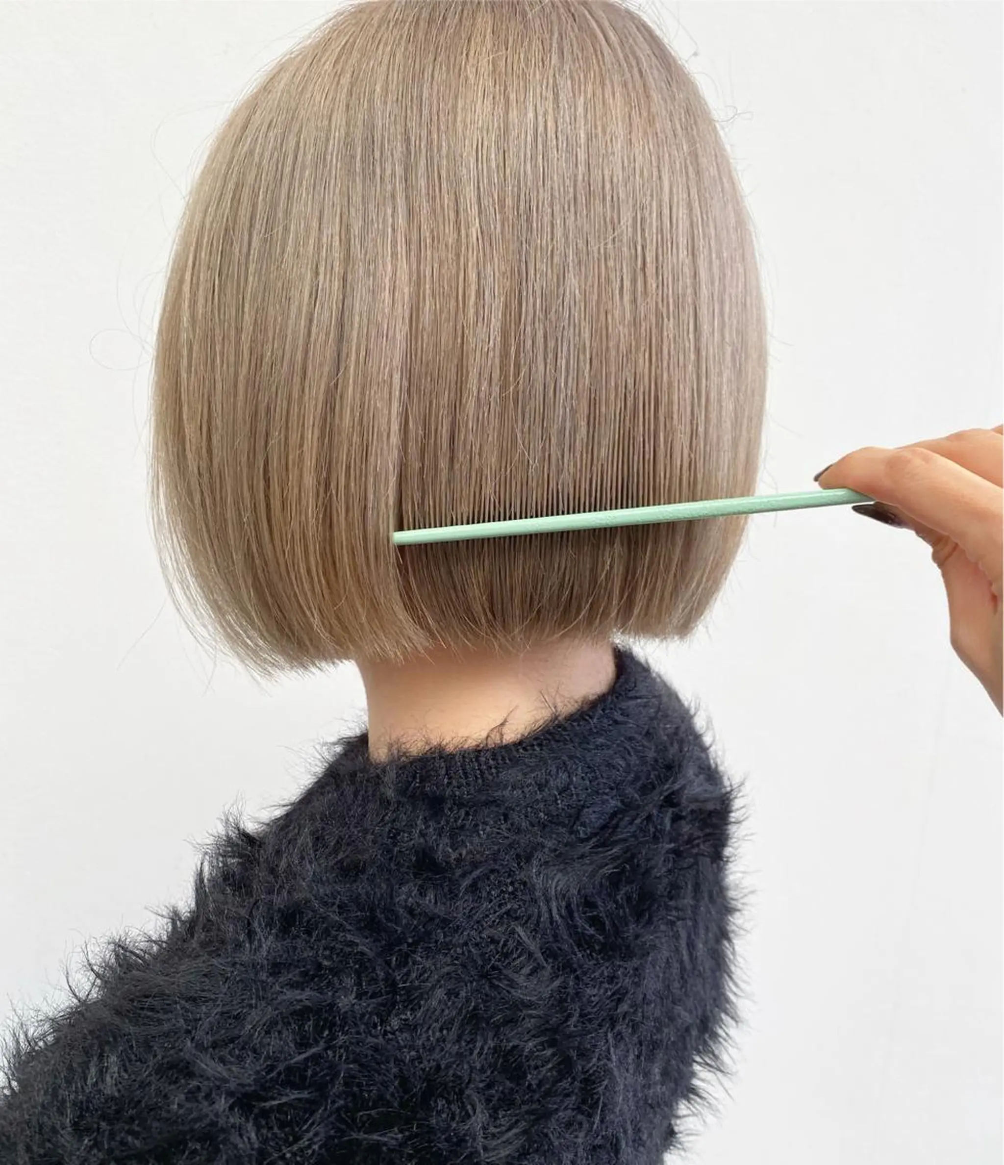 ショート カラー ブリーチ トリートメント ヘアカラー トリートメント SHICENEケイ レイヤーカット🦋のヘアスタイル