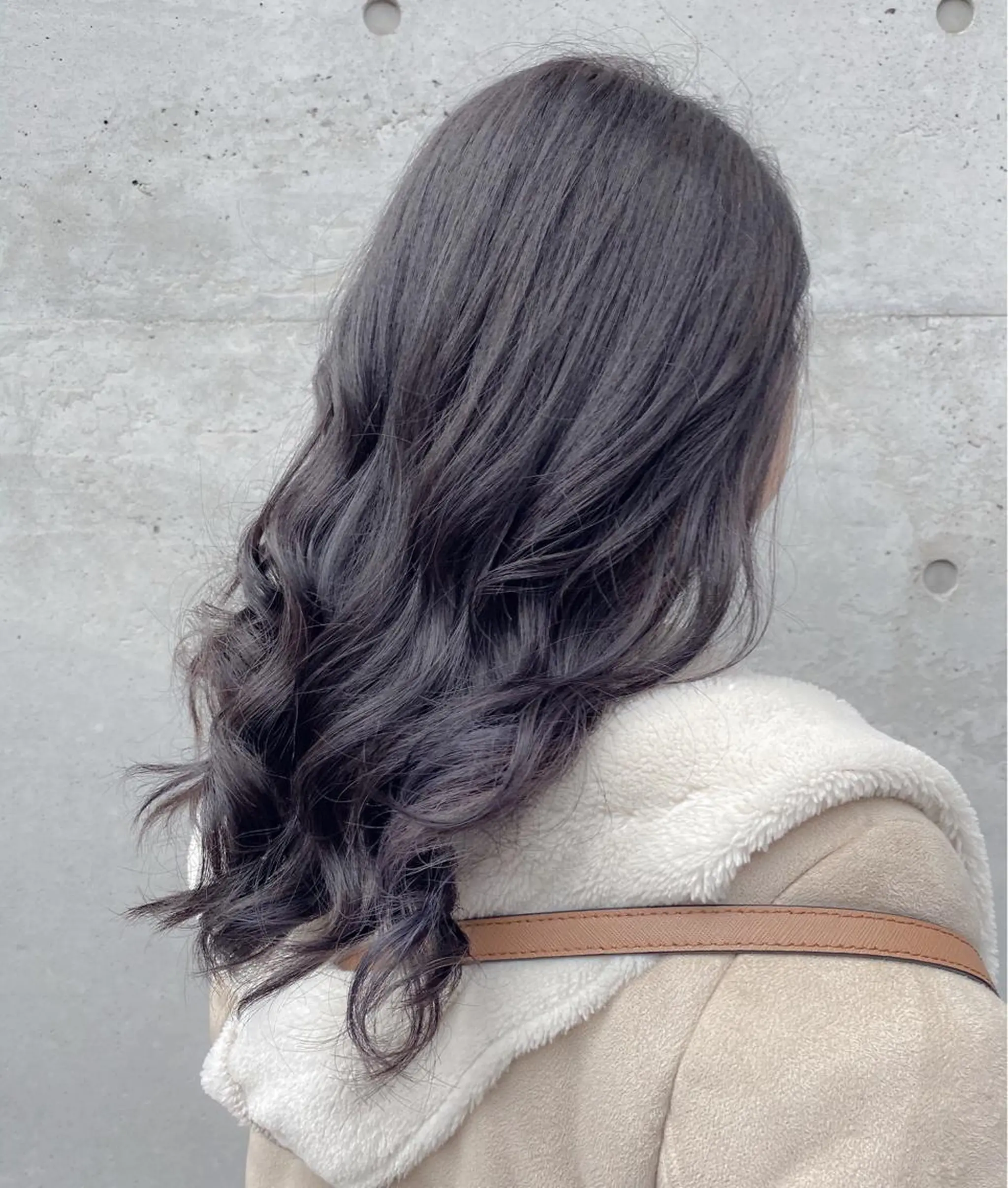 セミロング カラー ブルーカラー ブルージュ ネイビーカラー SALOWIN神戸三宮East店所属・【透明感、艶髪】西村 有司のヘアスタイル