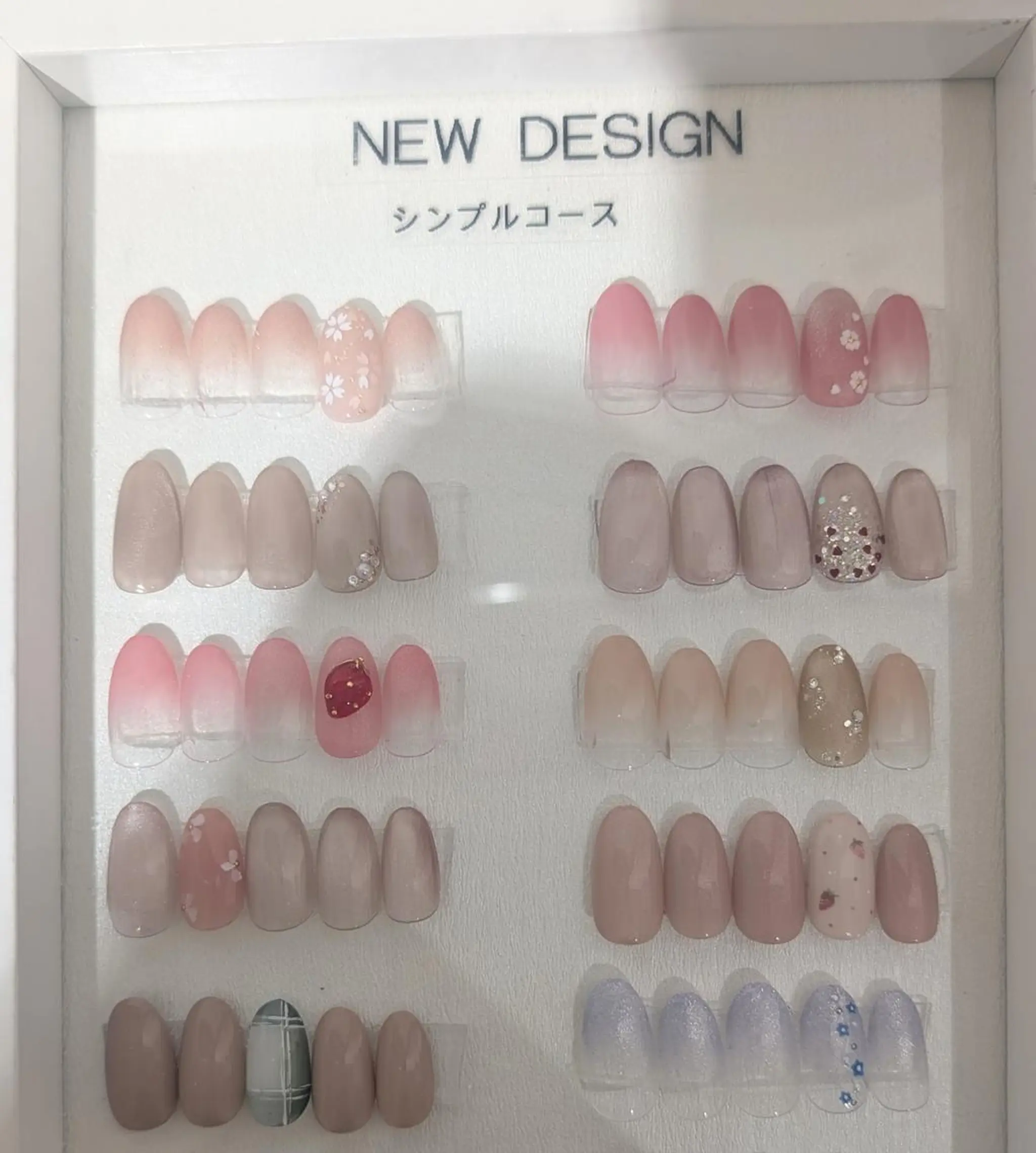 ネイル シンプルネイル Lisse銀座 Akuのネイルデザイン