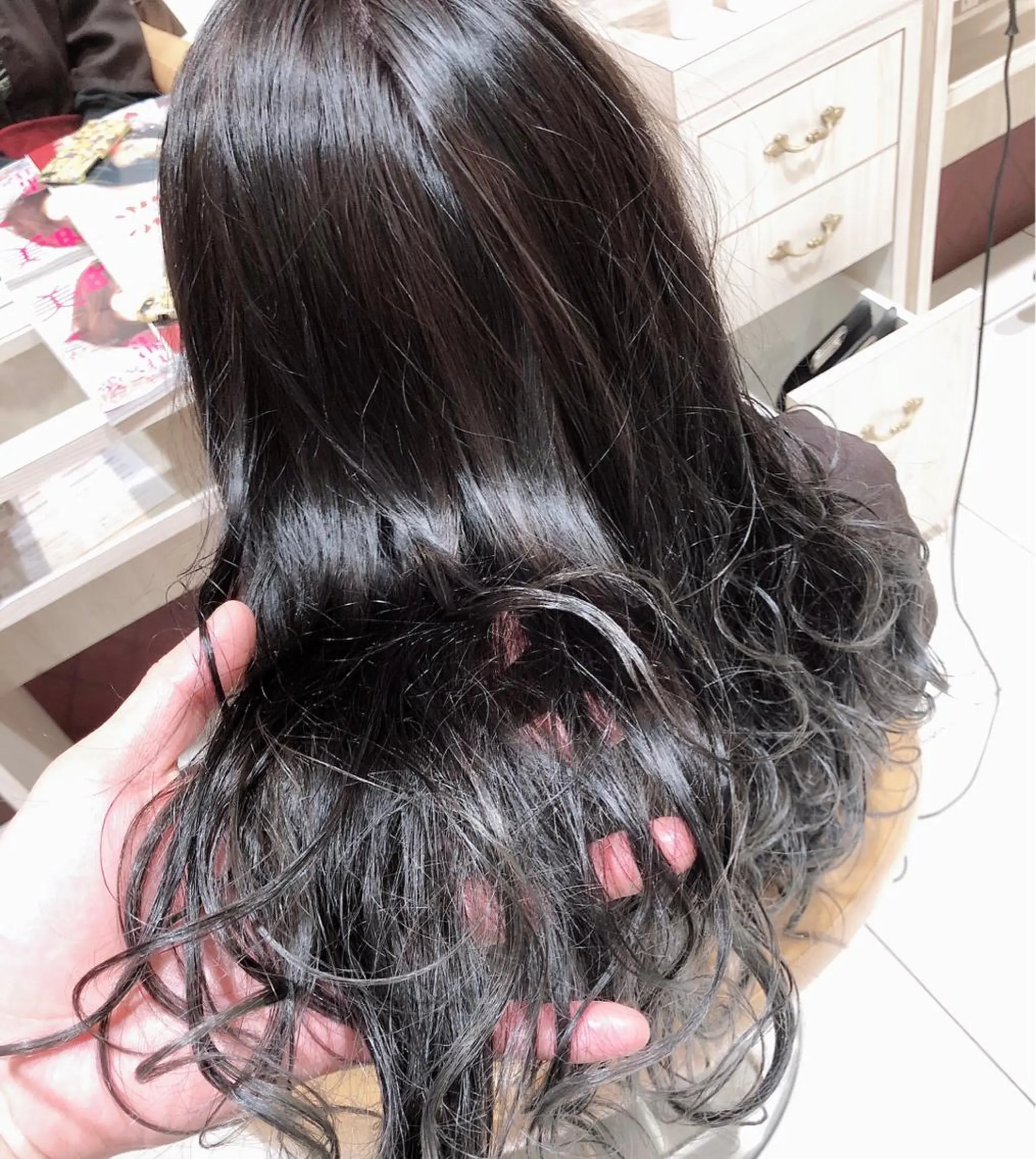 ロング カラー グラデーションカラー グレージュ カット ヘアカラー トリートメント 難しい髪質の縮毛矯正 高岡/射水/髪質改善のヘアスタイル