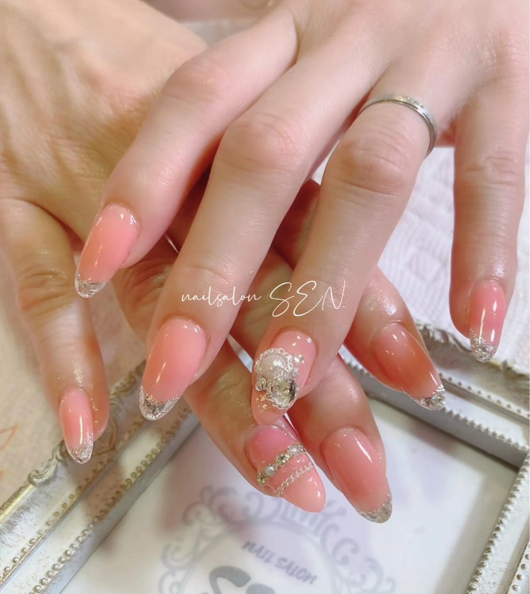 ネイル フレンチネイル ガラスフレンチ nailsalonsen所属・nail salon SENのネイルデザイン