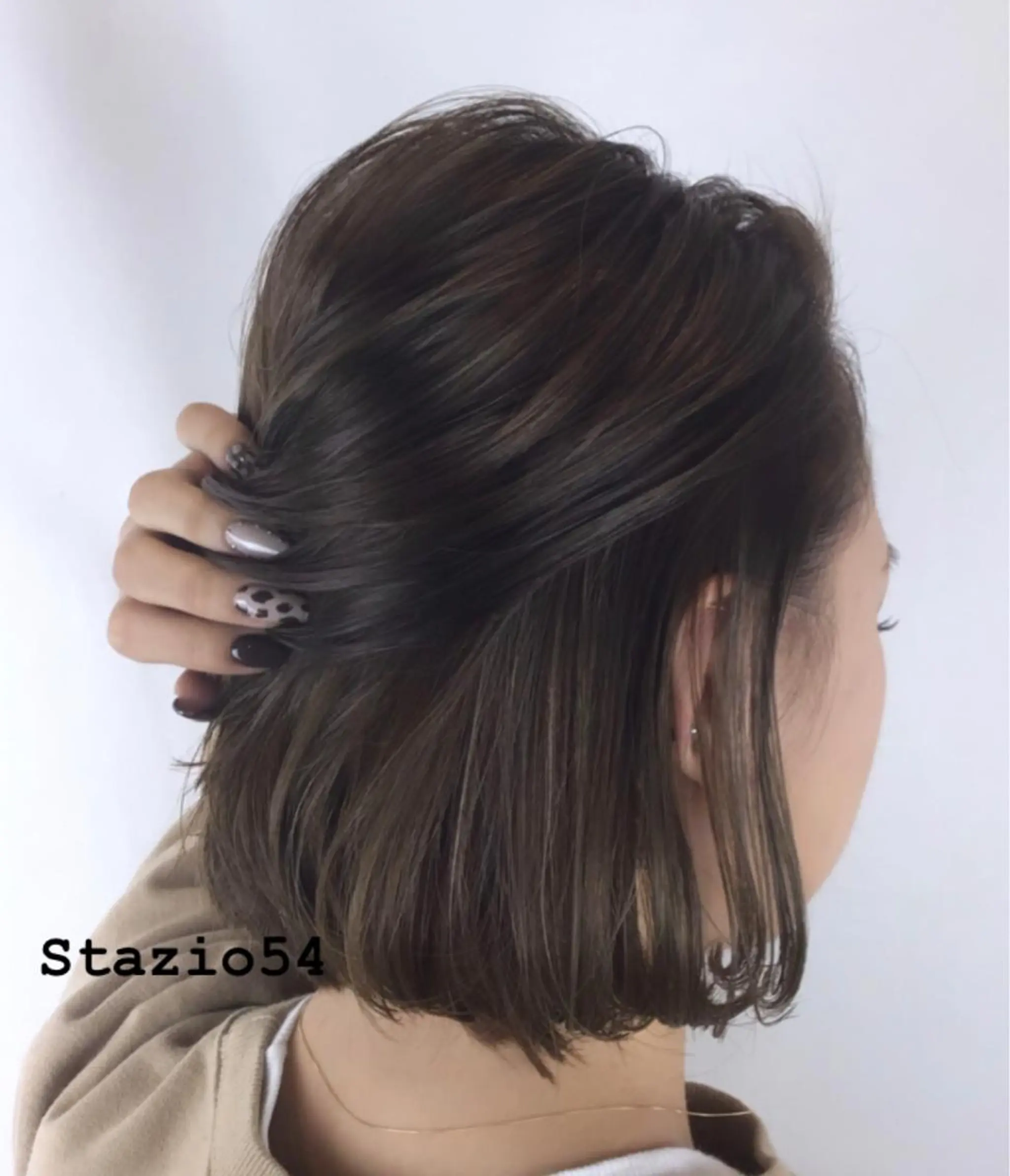 カラー ヘアカラー トリートメント Stazio 54の眉毛・アイブロウイメージ