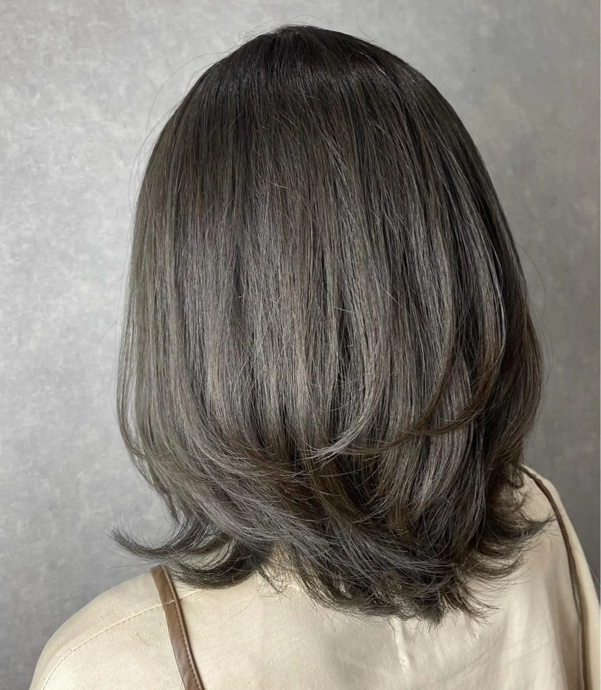 ミディアム カット ヘアカラー トリートメント mood tatemachiのヘアスタイル