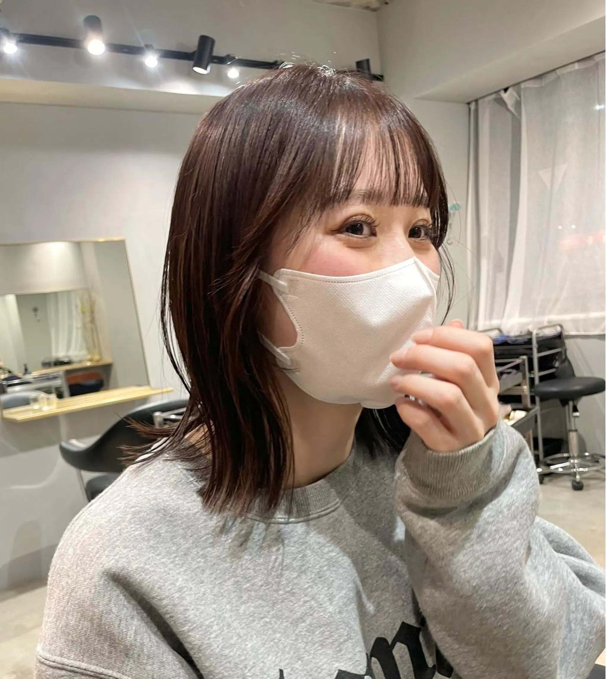 ミディアム カラー アッシュ アッシュブラウン ブラウンカラー カット ヘアカラー トリートメント 【arc】Ruri コテ巻き風パーマのヘアスタイル