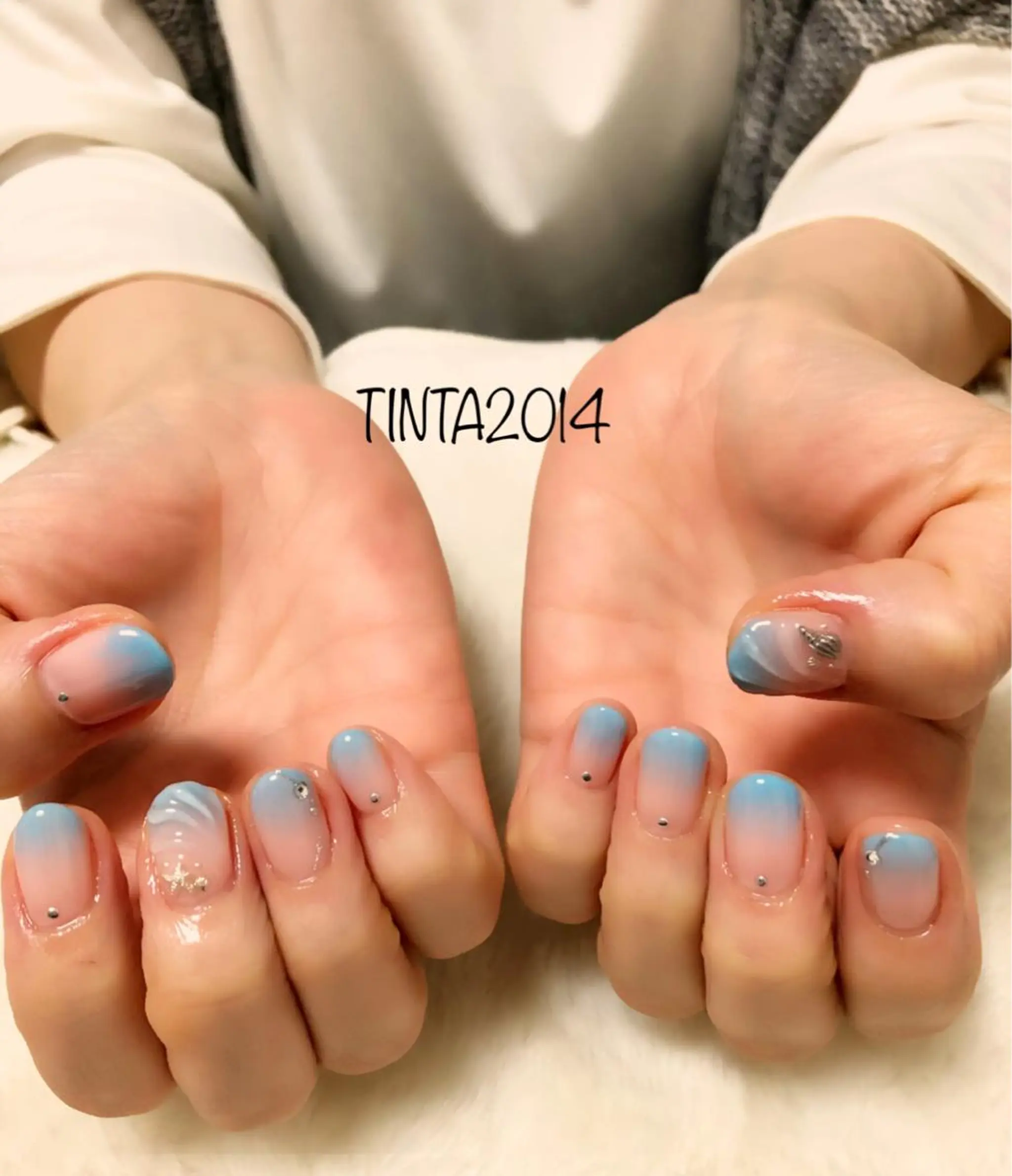 ネイル ブルー ネイルサロン ティンタ所属・馬場 典子のネイルデザイン