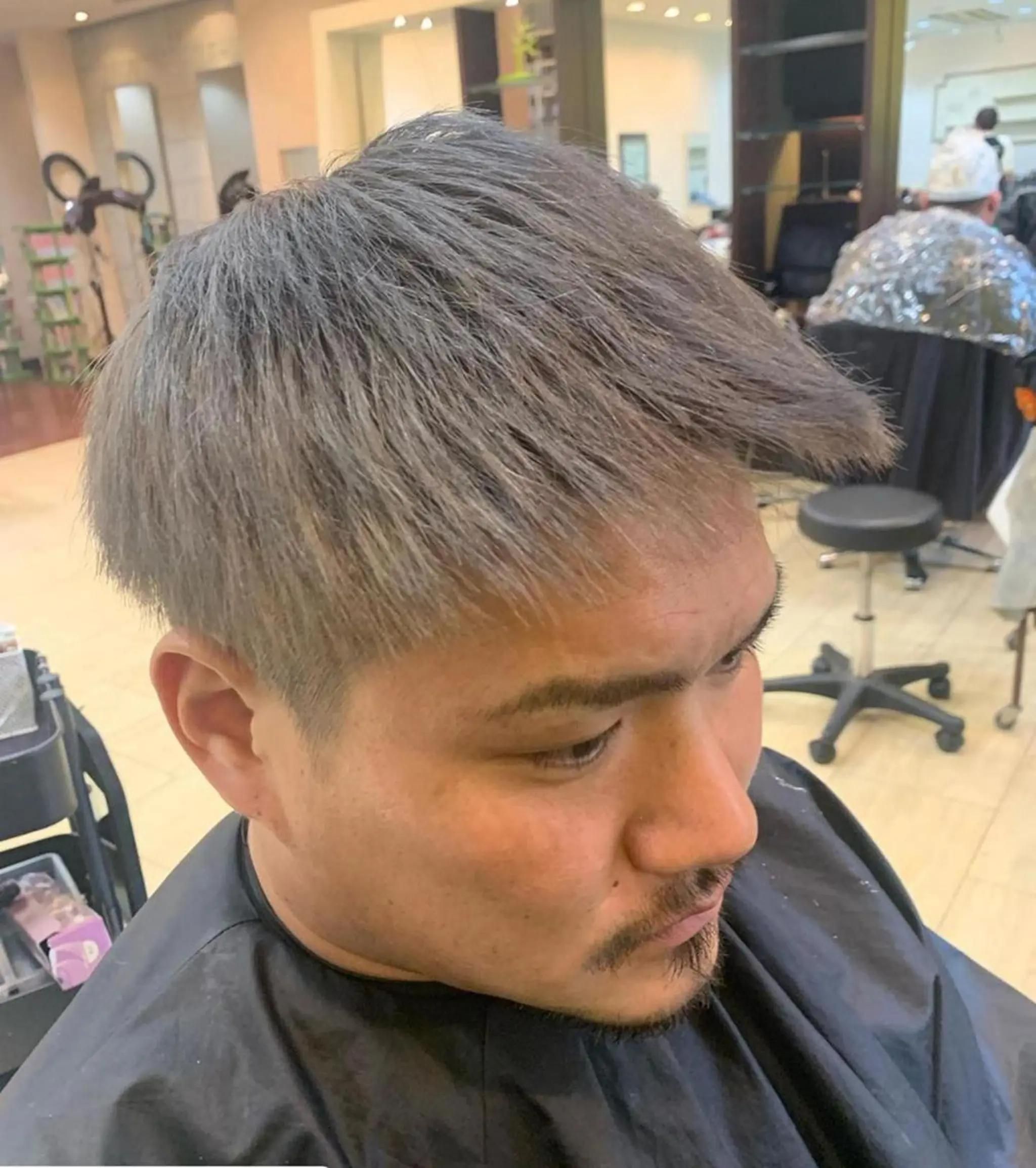 ミディアム カラー メンズ ミディアムパーマ メンズバレイヤージュ メンズブリーチ メンズハイライト メンズハイトーン 🩷Eny terrace🩷のヘアスタイル