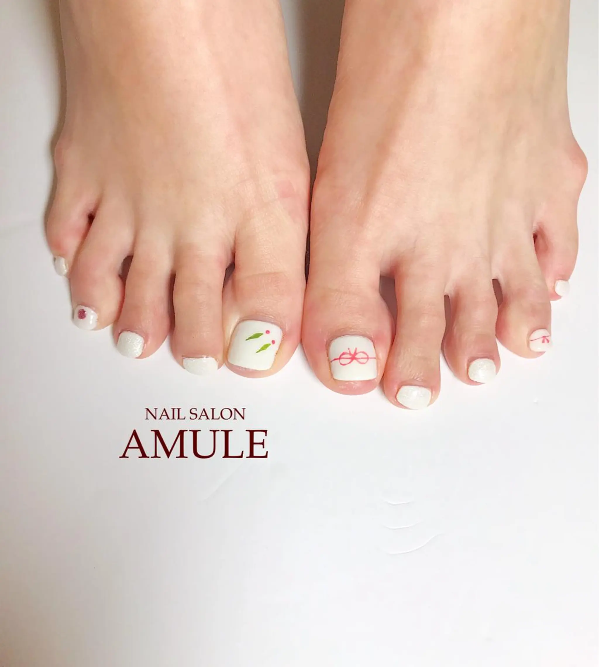 ネイル アートネイル フットネイル ジェルネイル ラメ(グリッター) ワンカラーネイル フットネイル NAILSALON AMULEのネイルデザイン