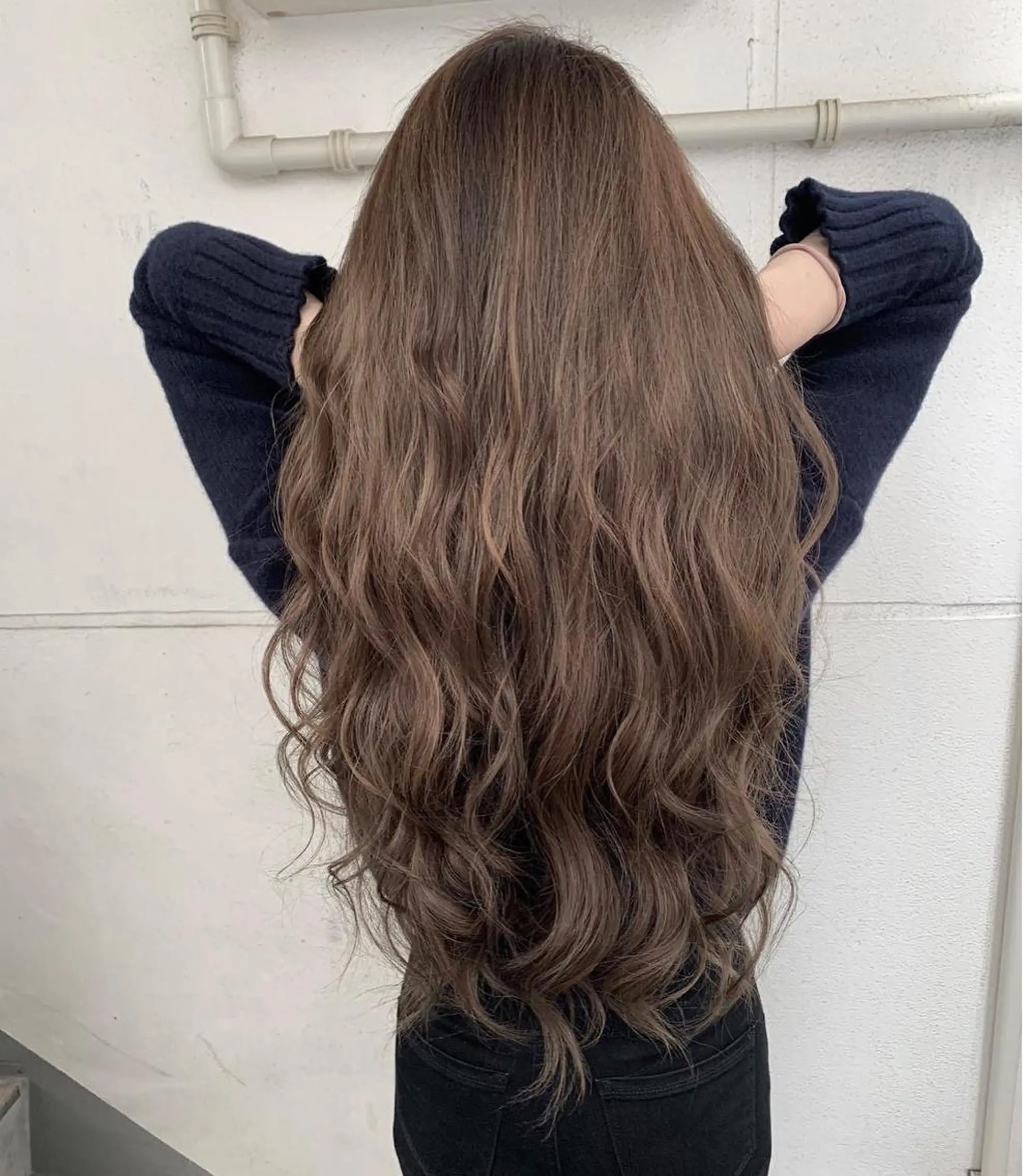 ロング カラー ブリーチ ケアブリーチ 髪質改善 カット ヘアカラー トリートメント オフホワイトアンドなんば所属・福西 洋斗のヘアスタイル