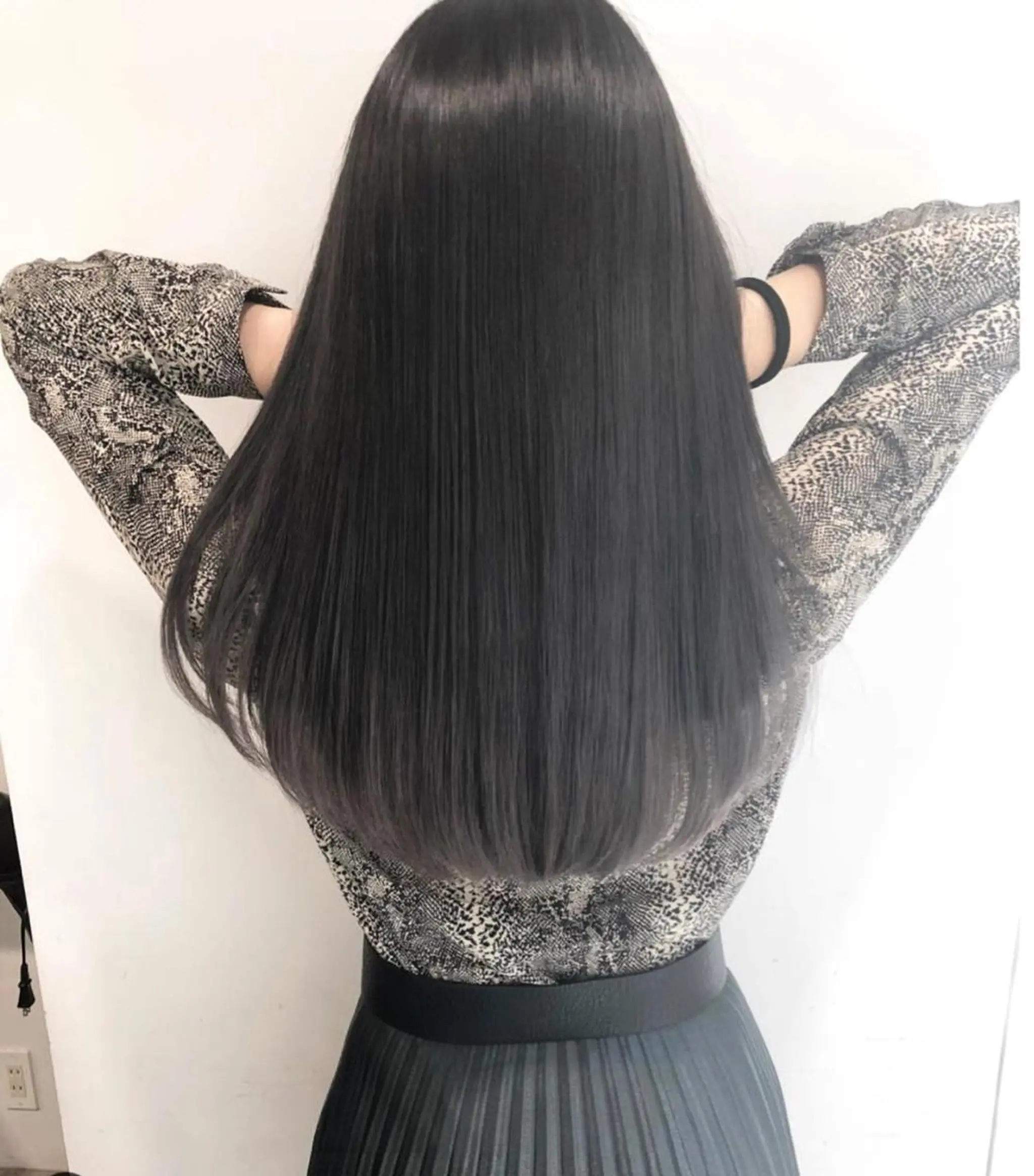 ロング カラー 黒髪 ブルーカラー ブルーブラック トリートメント topstylist 芳賀みなみのヘアスタイル