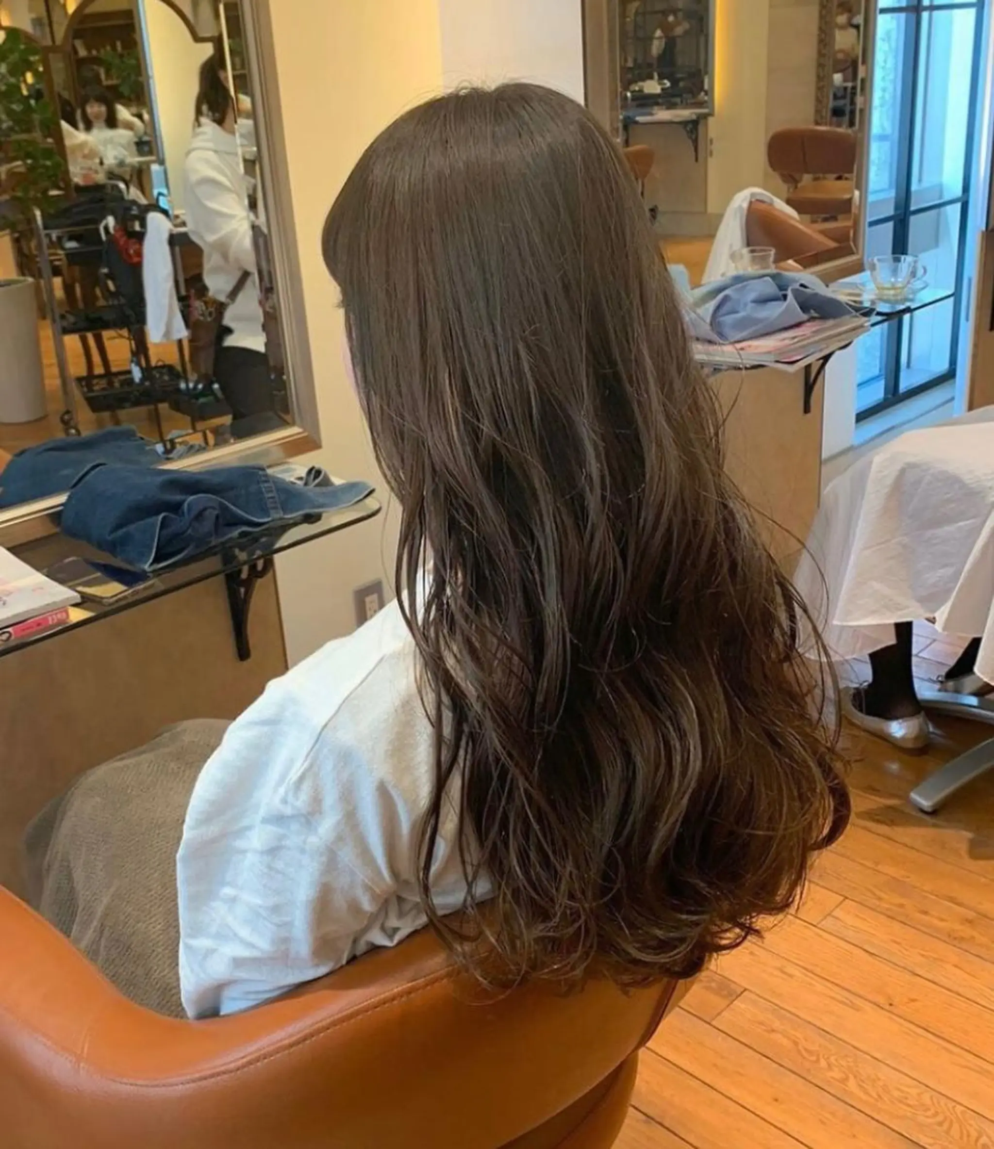 カラー 青山 莉奈のヘアスタイル