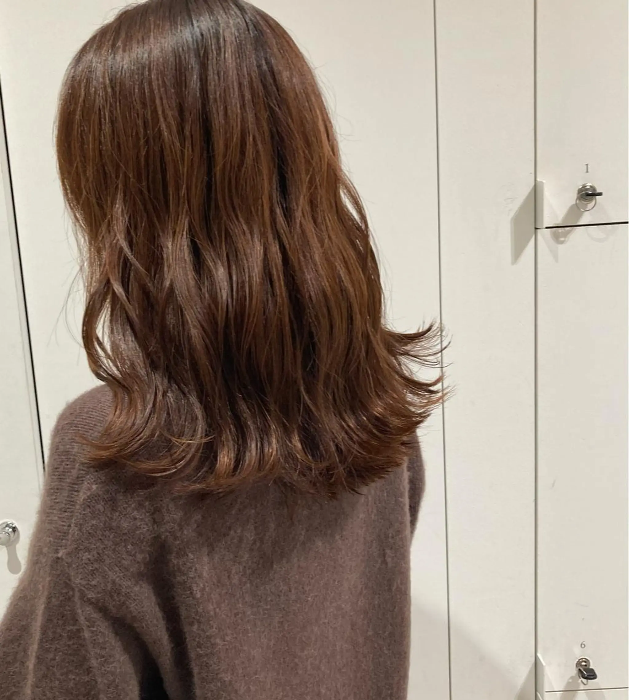 セミロング カラー ブラウンカラー 透明感カラー🫧 nanohaのヘアスタイル