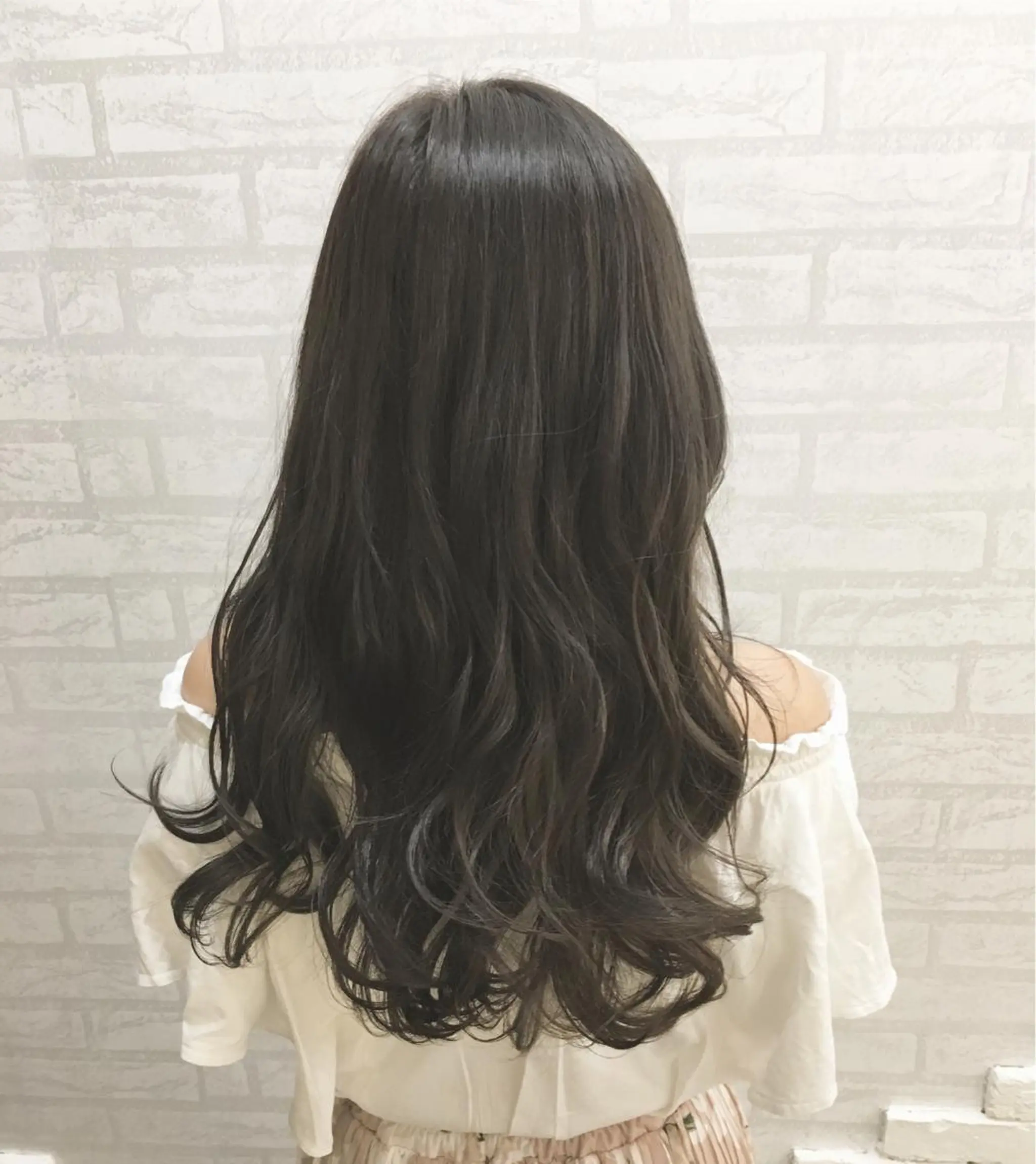 セミロング カラー アディクシーカラー yoshi (菅沼義晴)のヘアスタイル