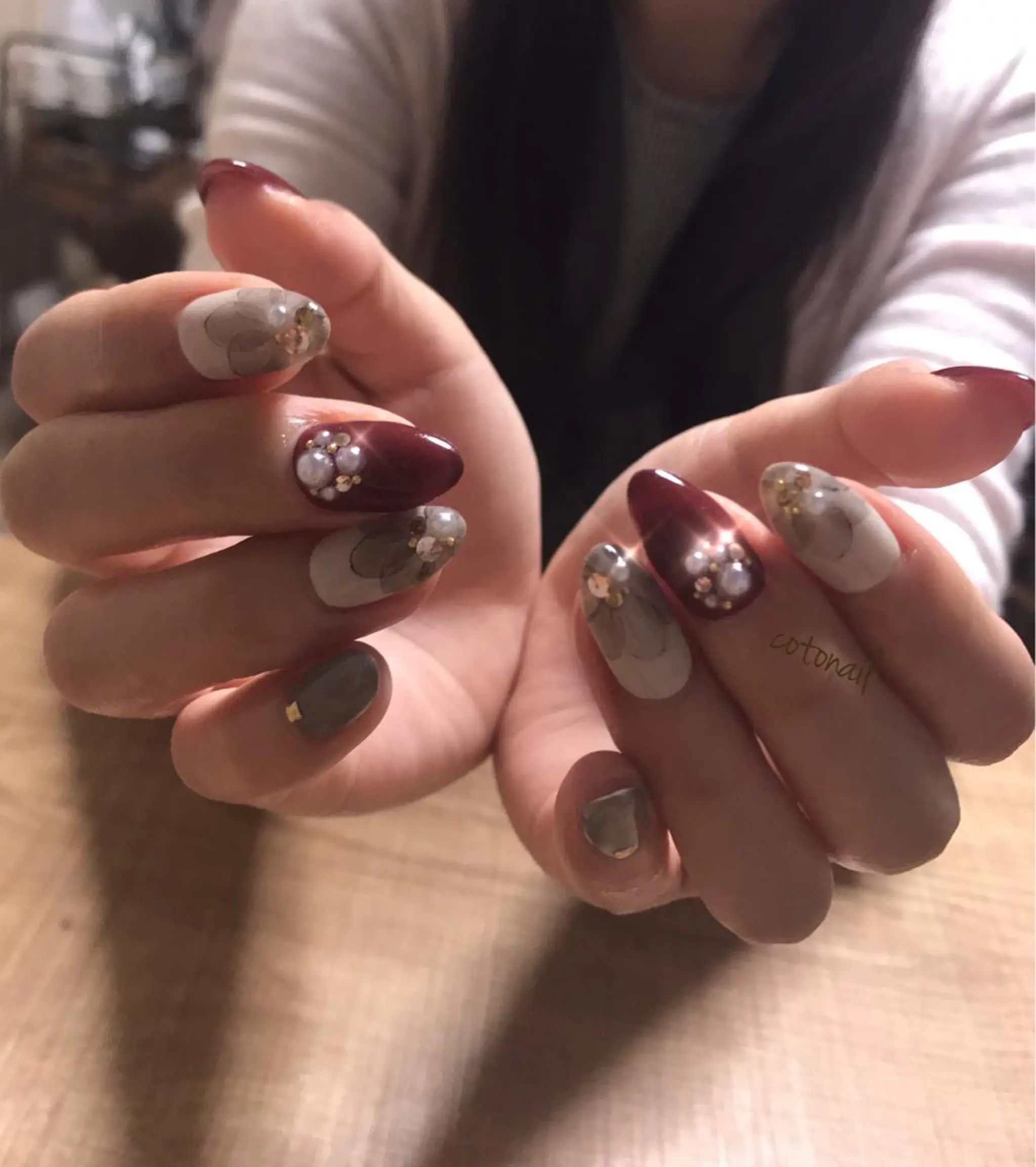 セミロング ネイル ツメトマツゲ .のネイルデザイン