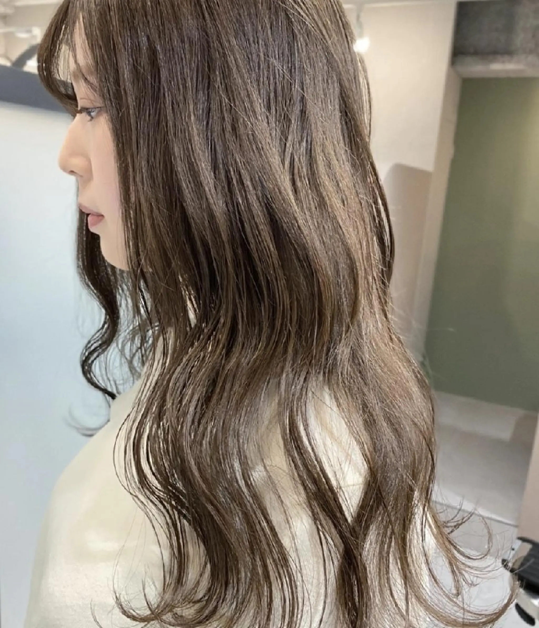 カラー ロング レイヤー べージュ 白石研太のヘアスタイル