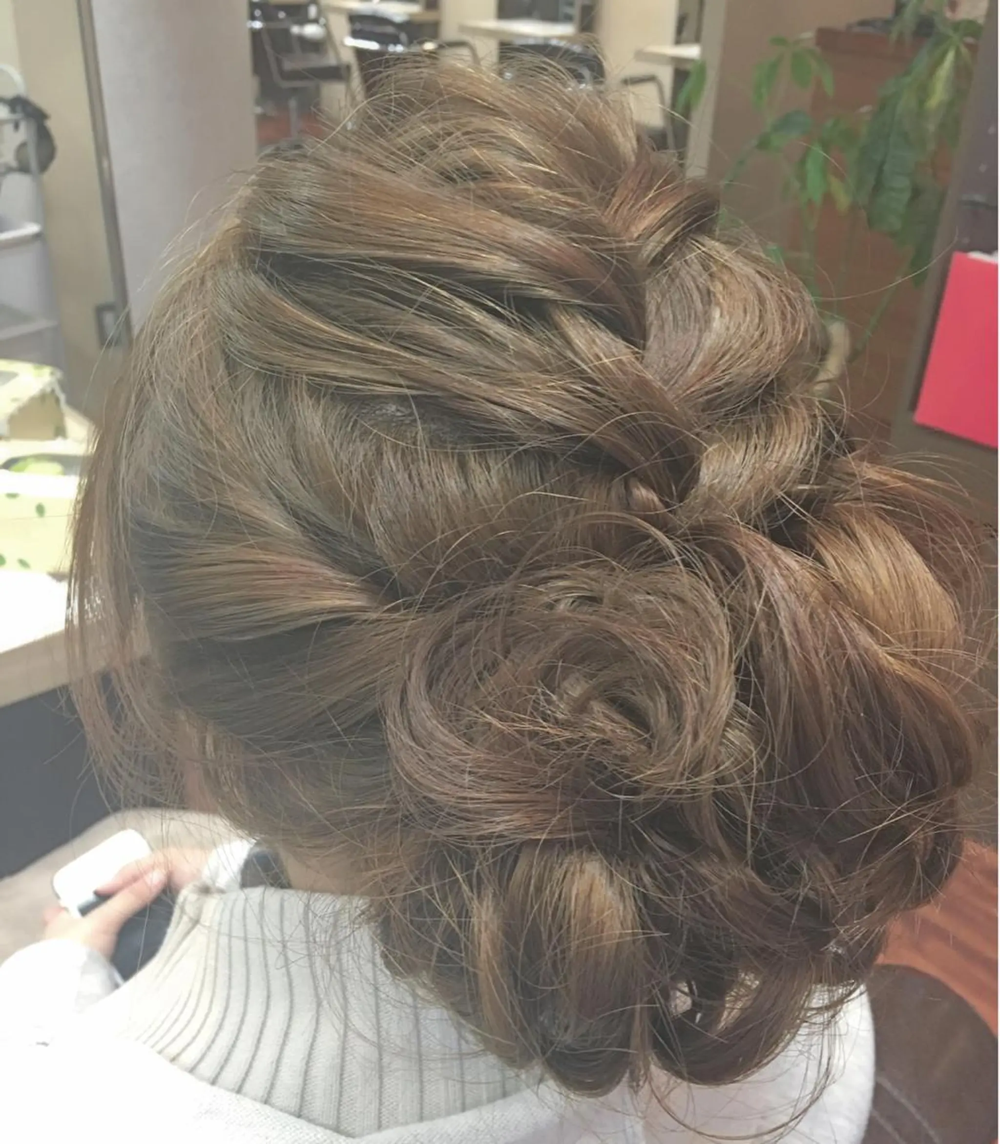 ヘアアレンジ 成人式 結婚式・ブライダル 卒業式のヘアスタイル 推し活専用 【派手髪】飯野ゆかりのヘアスタイル