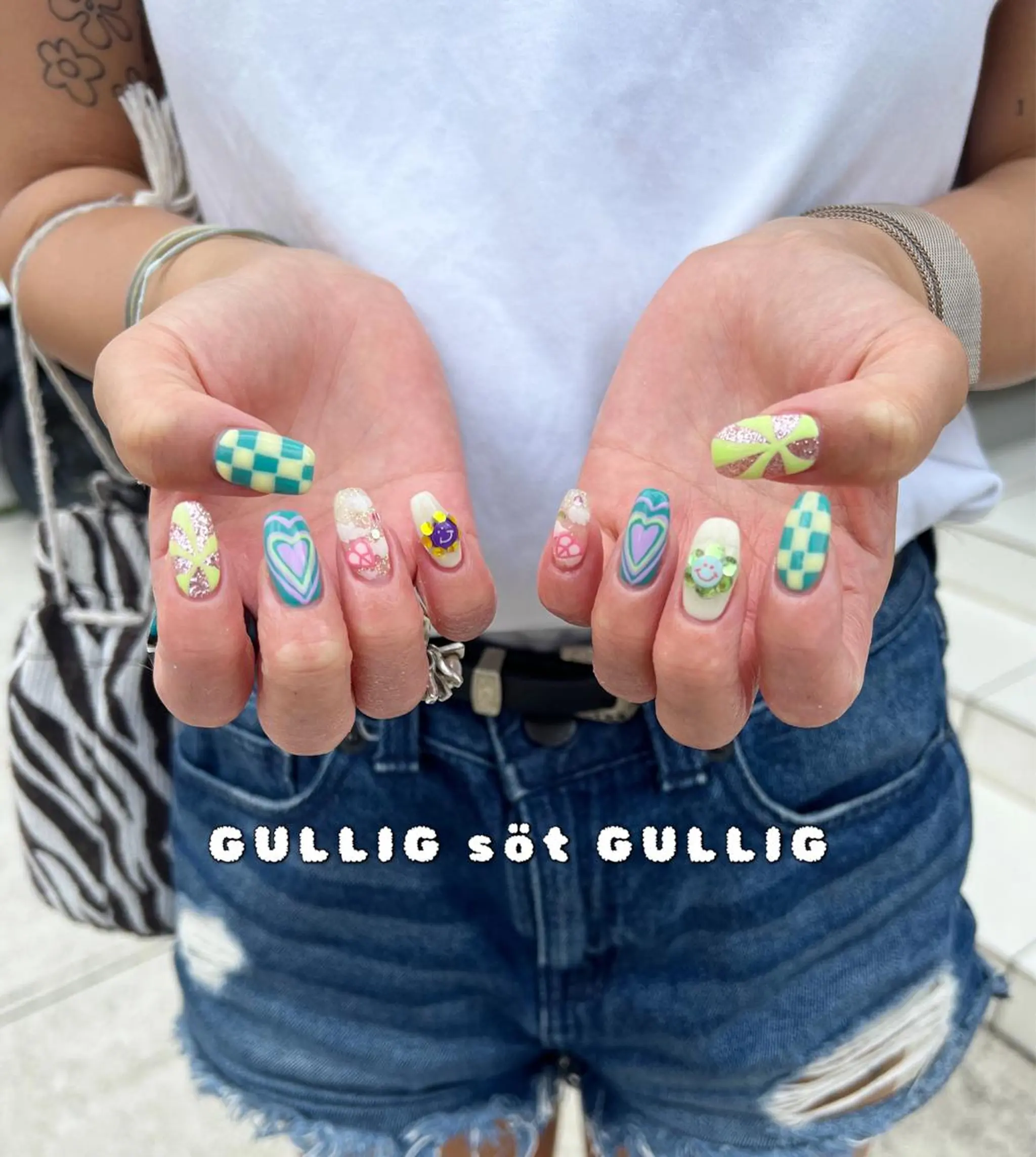 ネイル GULLIG söt GULLIGのネイルデザイン