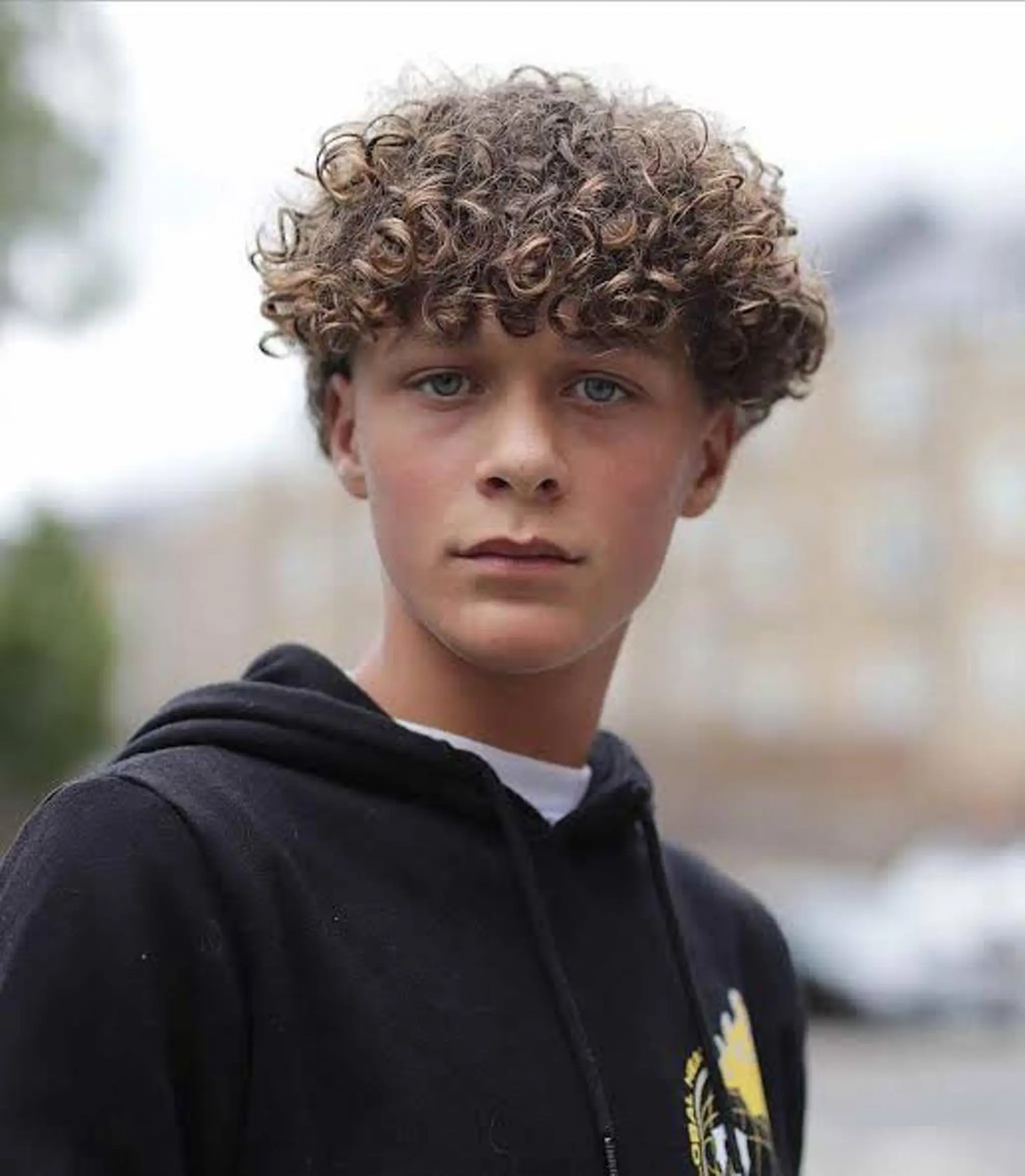 カラー パーマ ヘアアレンジ メンズ キッズ ネイル マツエク・マツパ アイブロウ メンズパーマ プードルパーマ プードルパーマ スパイラルパーマ カット パーマ ショートヘア原宿 fifth コシのヘアスタイル