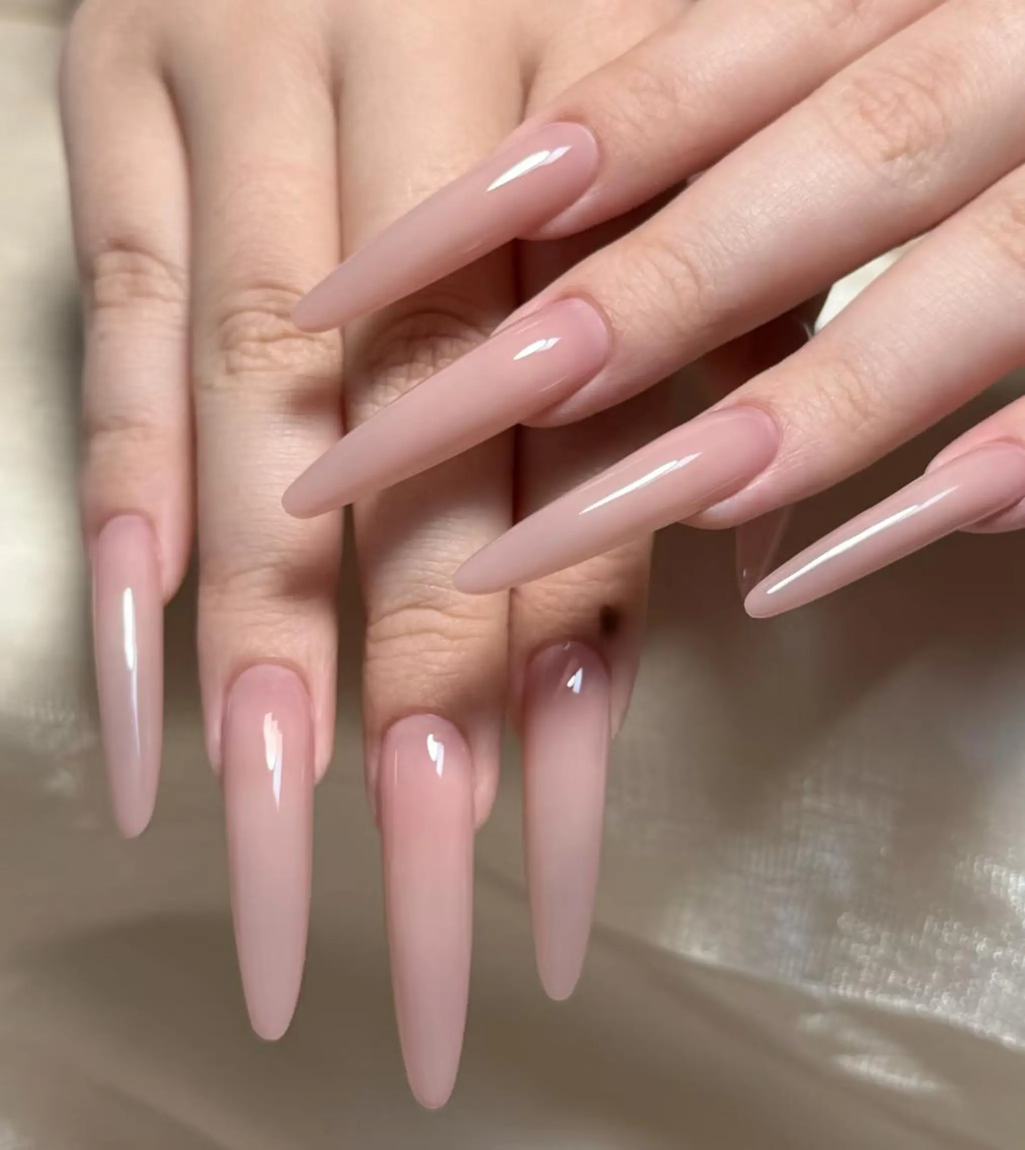 ネイル ハンドネイル 🎀 Ayaka_nailのネイルデザイン