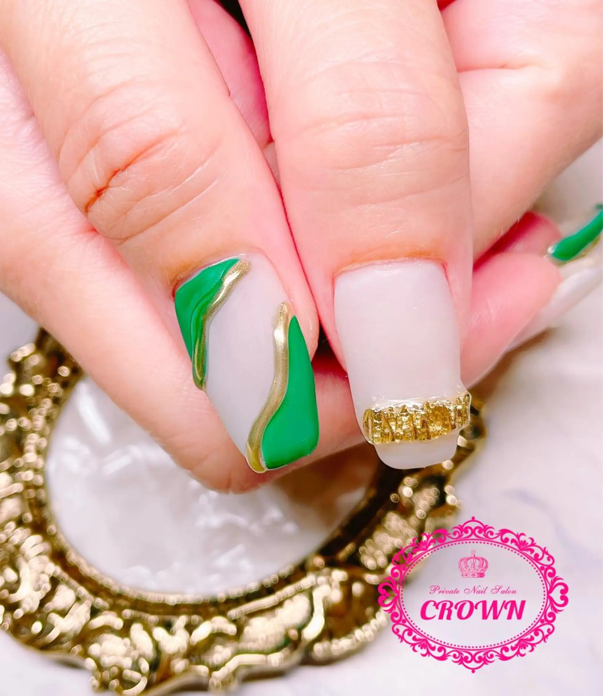 ネイル CROWN プライベートサロンのネイルデザイン