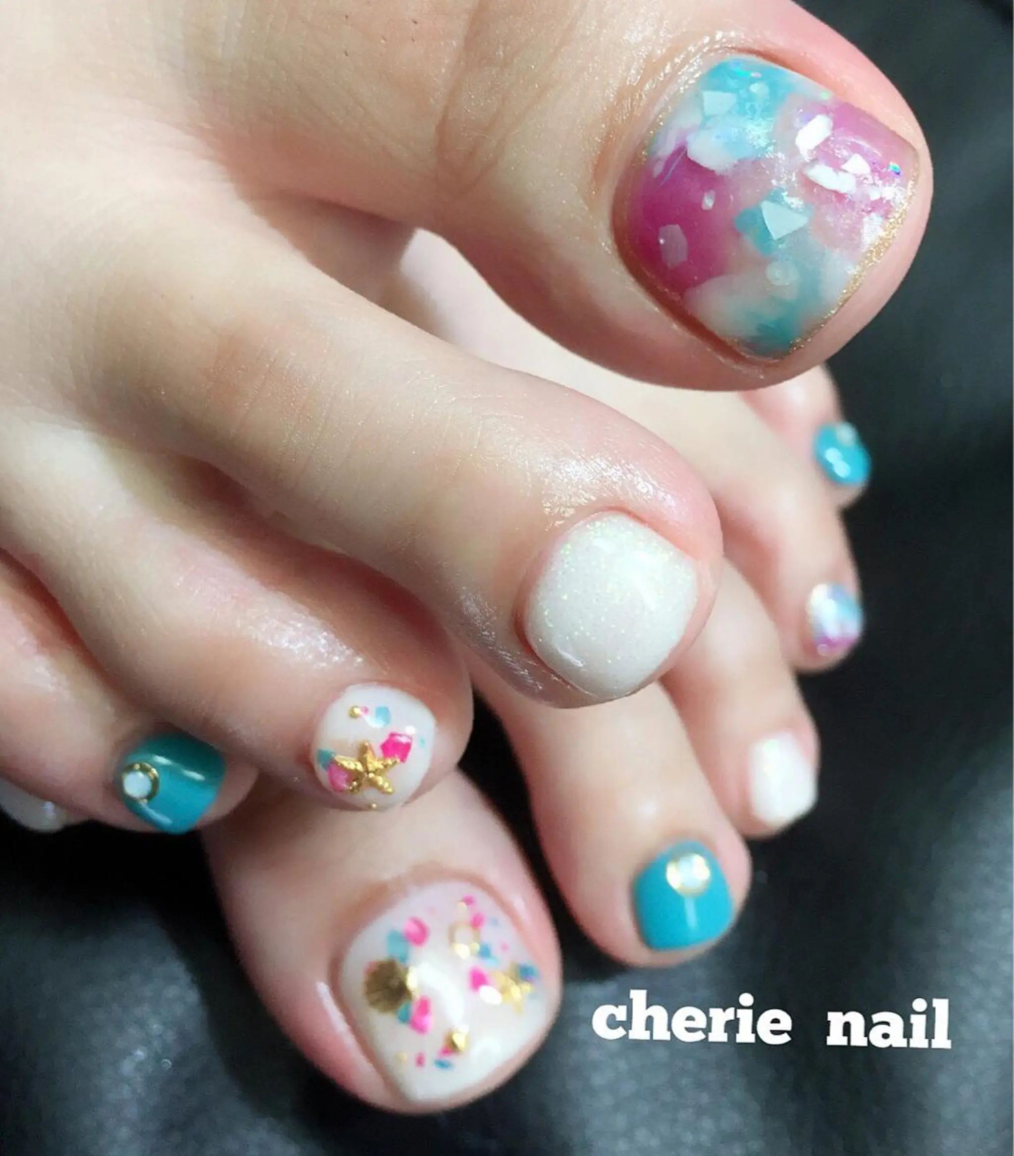 ネイル アートネイル フットネイル 夏ネイル cherie nail所属・馬場 鮎のエステ・リラクイメージ