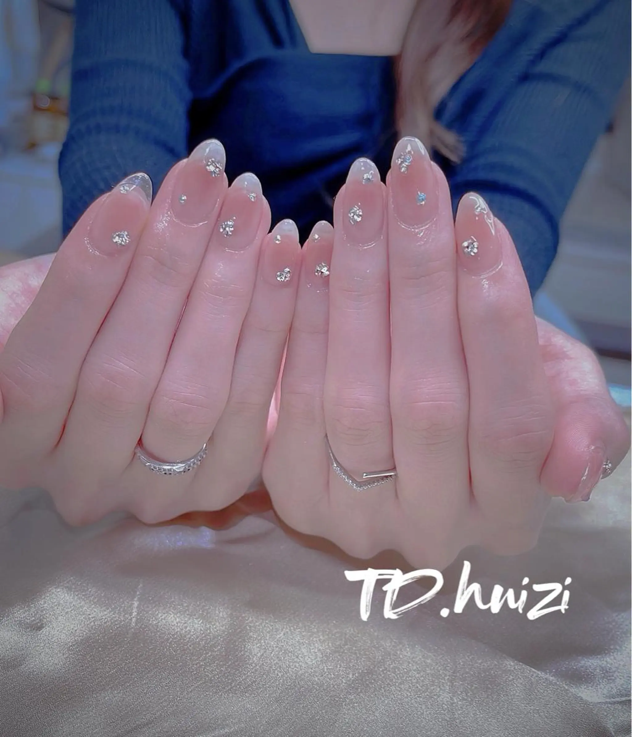 ミディアム ハンドネイル めぐみのネイルサロン 惠のネイルデザイン