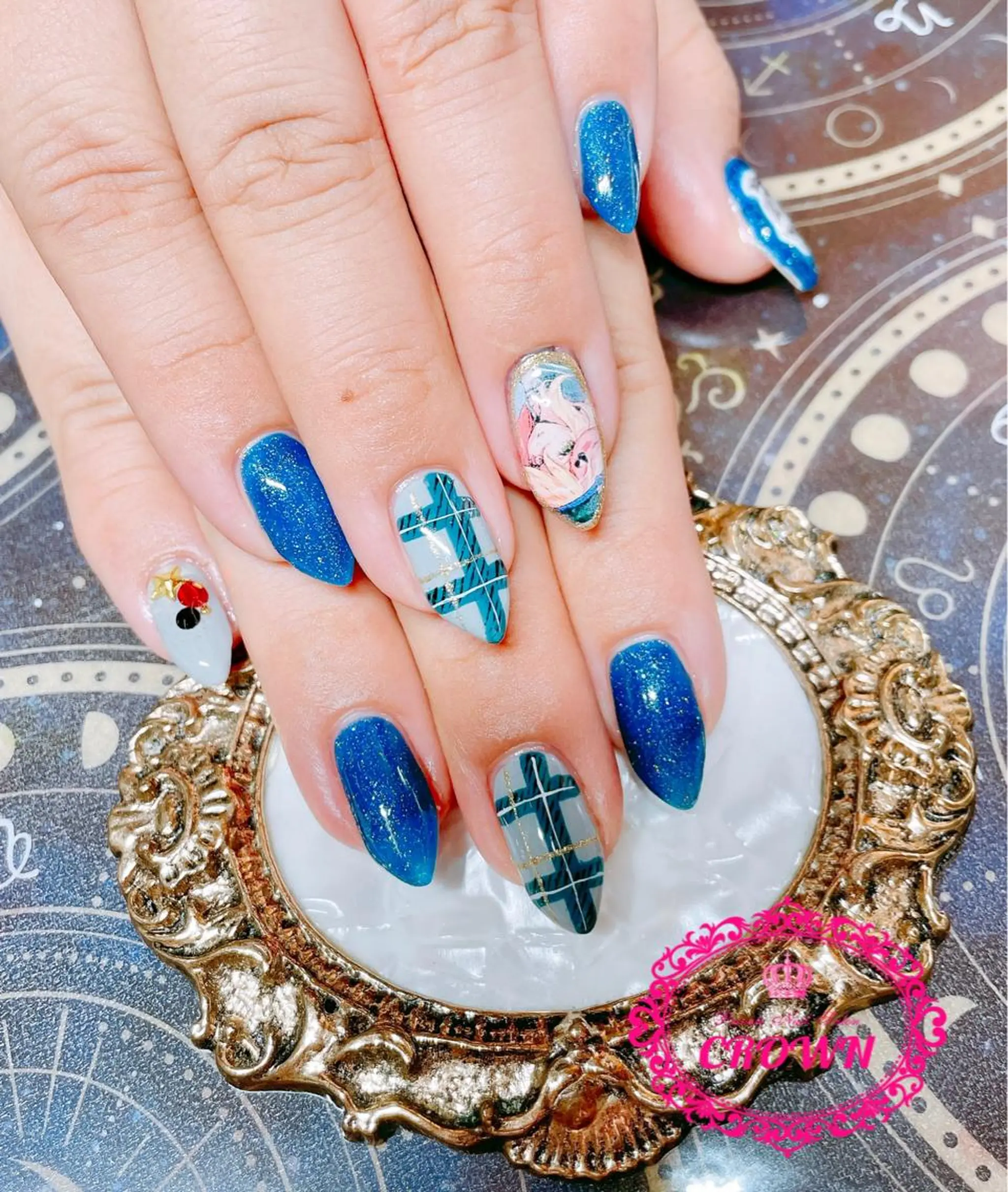 ネイル CROWN プライベートサロンのネイルデザイン