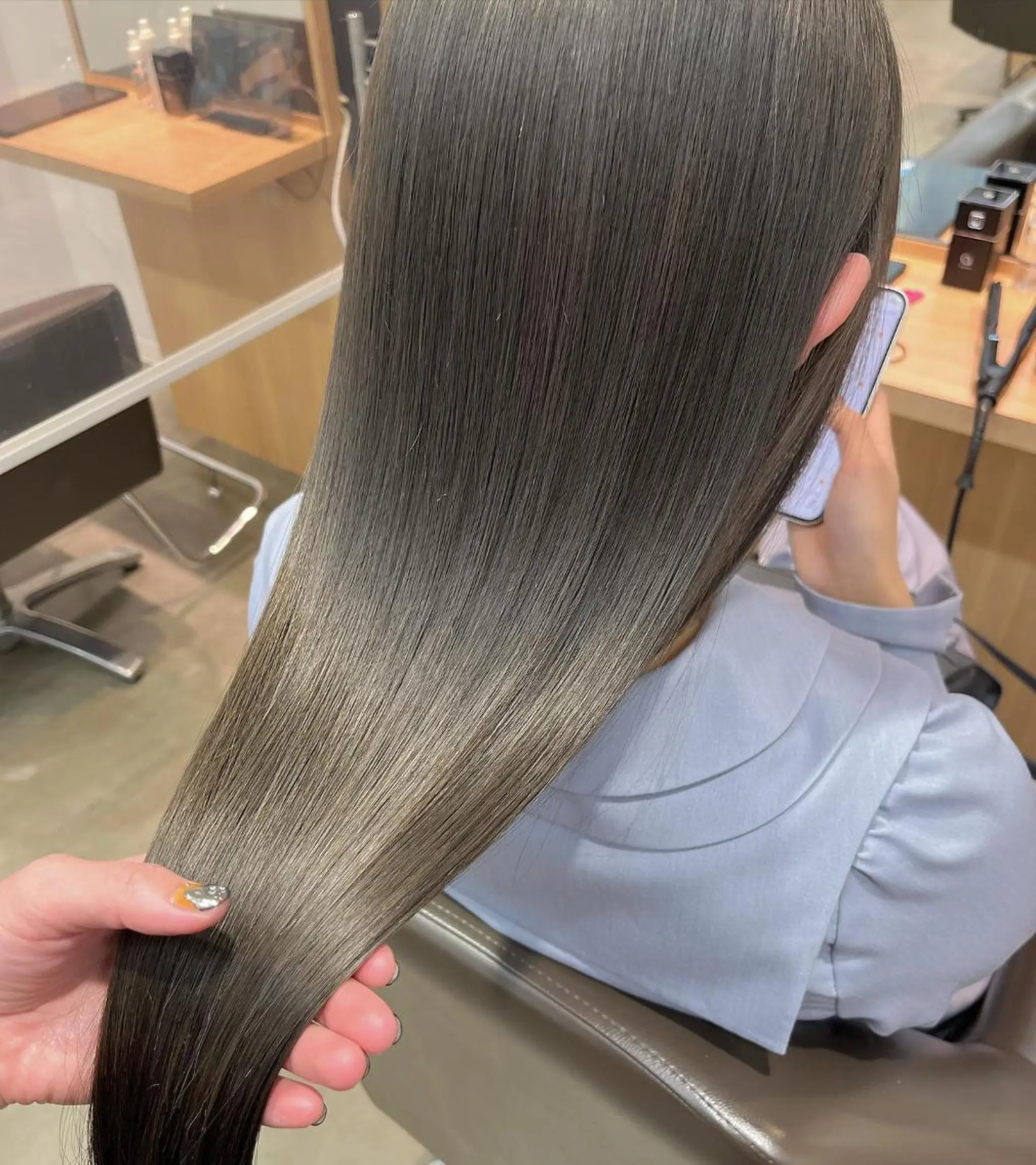 ミディアム カラー ヘアアレンジ ベージュカラー グレージュ ハイライトカラー ミルクティーベージュ くせ毛 韓国/髪質改善💘 櫻井かれんのヘアスタイル