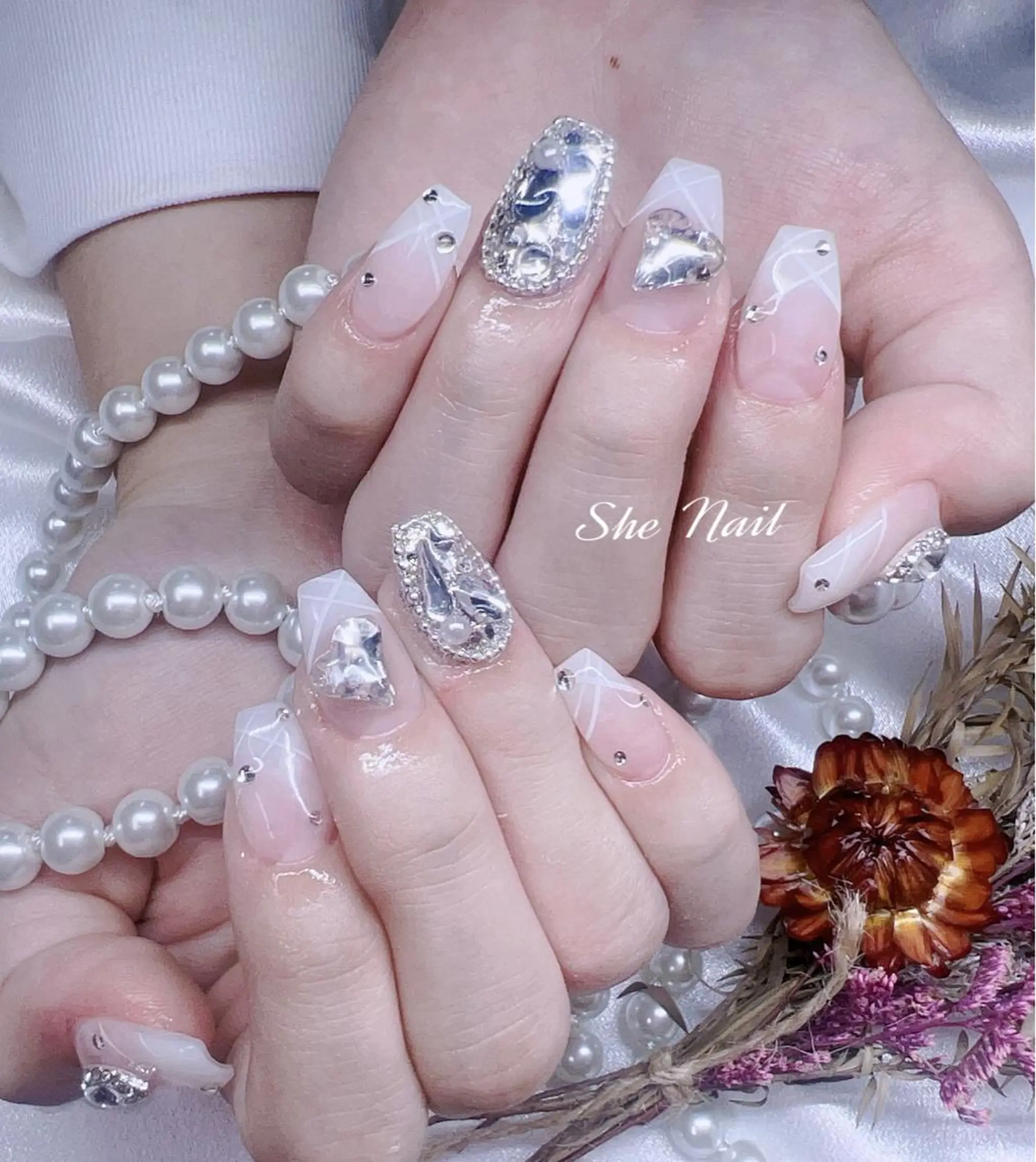 ネイル チークネイル 長さ出し 持ち込み ネイルチップ ハンドネイル She   Nail所属・ISA_ BELLAのネイルデザイン