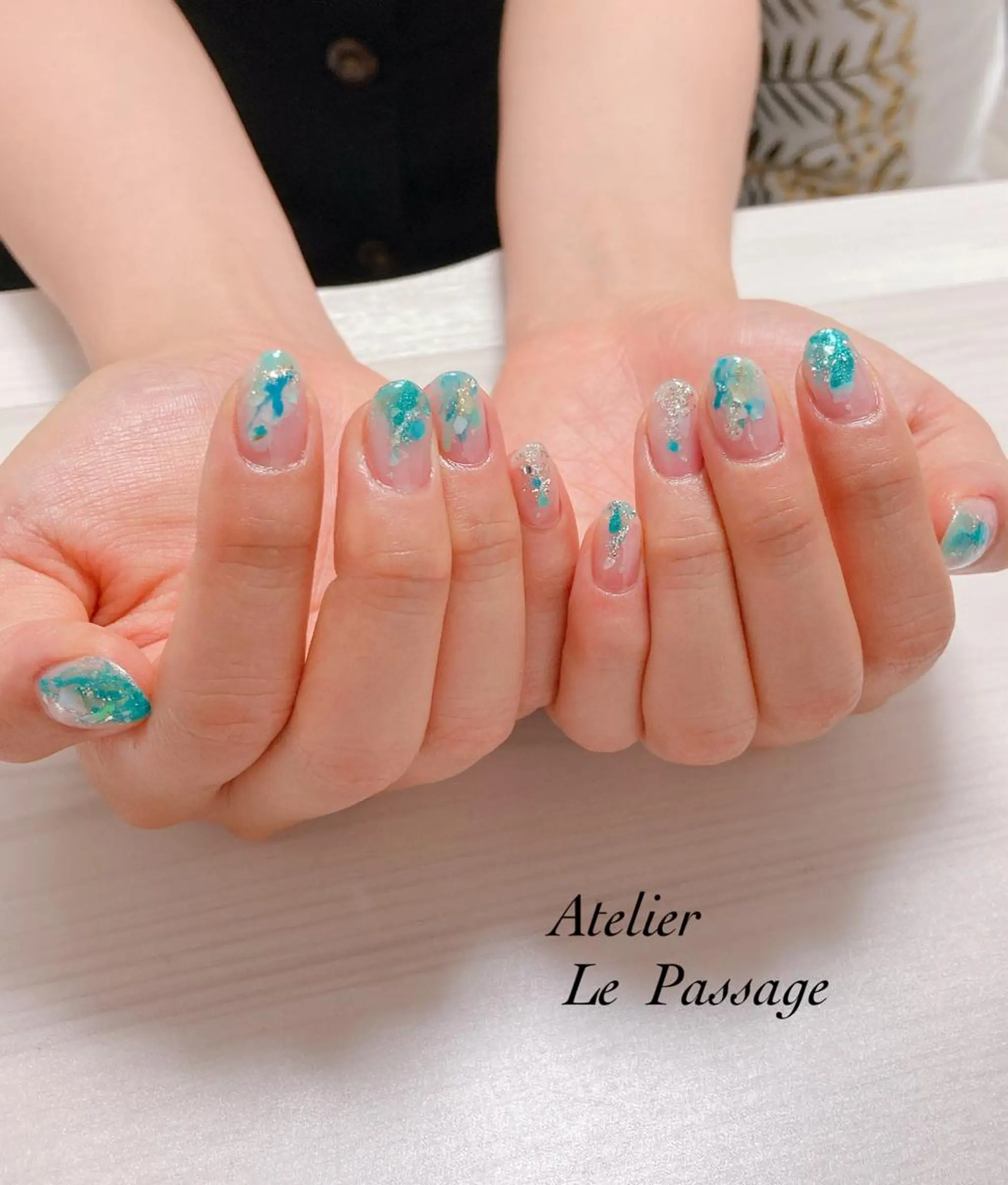 ネイル ブルー ジェルネイル グリーン ニュアンスネイル パラジェル Atelier Le Passage所属・h nakatsukaのネイルデザイン