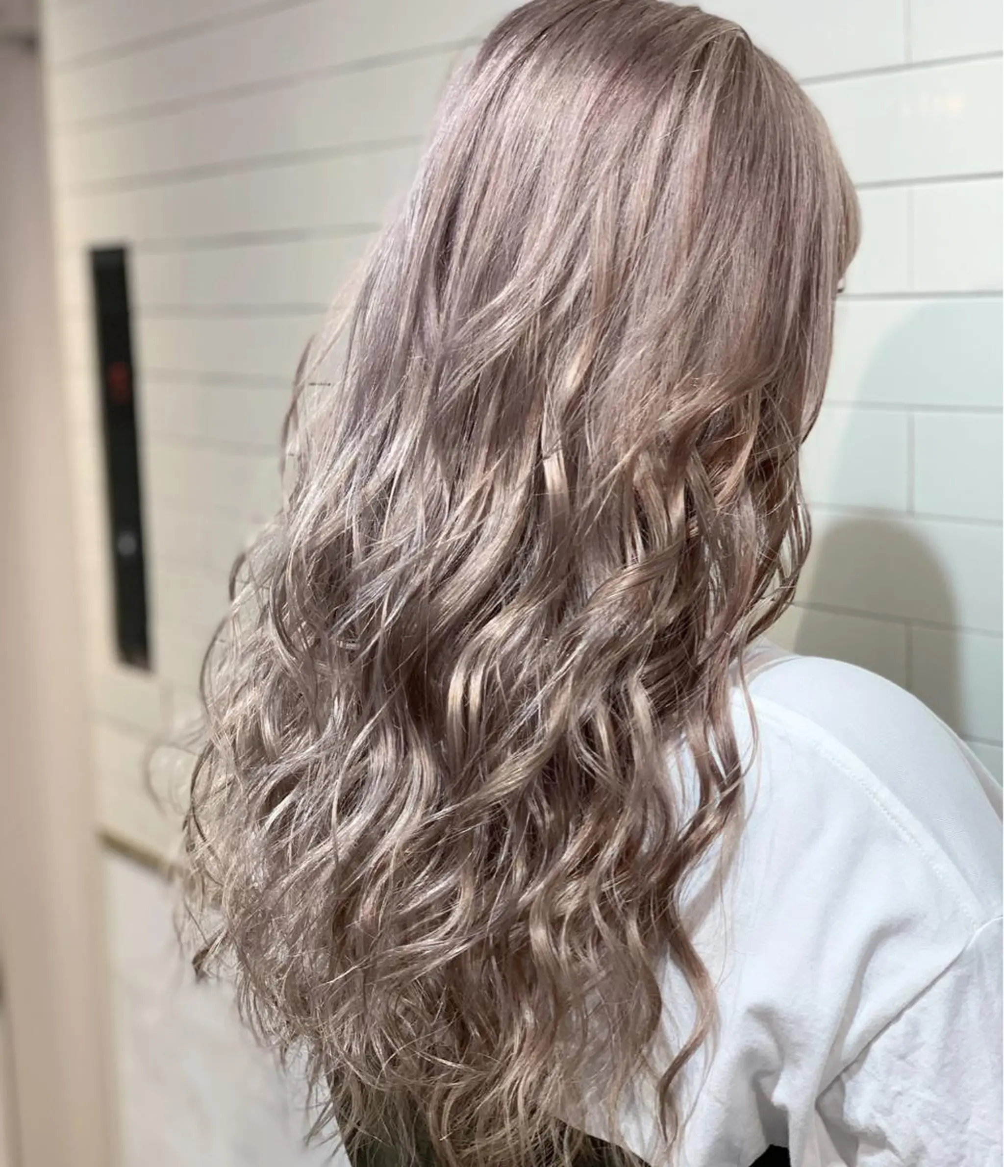 セミロング カラー ヘアアレンジ 髪質改善×ハイトーン 中田啄也のヘアスタイル