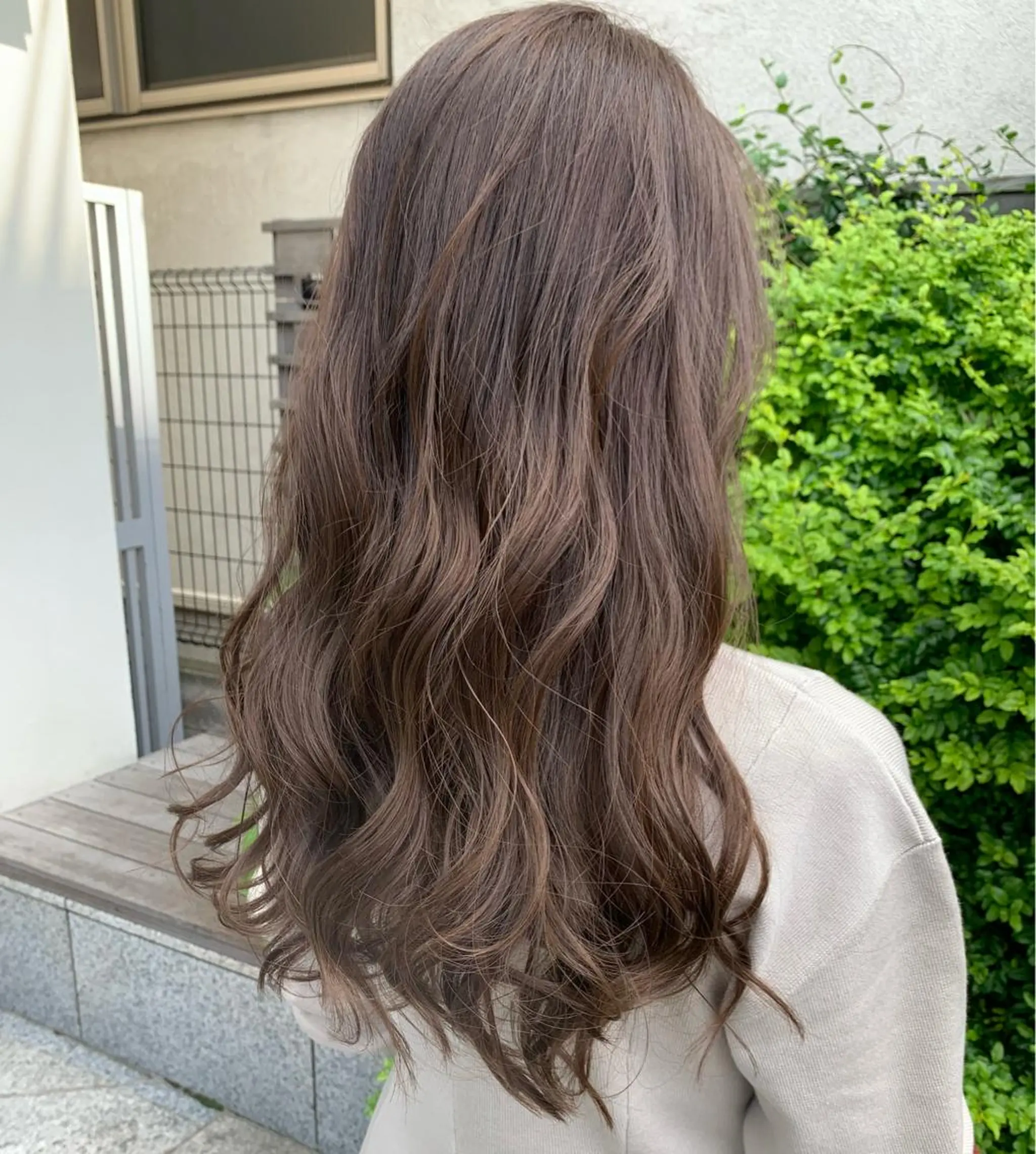 ロング カラー ベージュカラー ブラウンカラー ブラウンベージュ カット ヘアカラー トリートメント ally hairsalon所属・Emi .のヘアスタイル