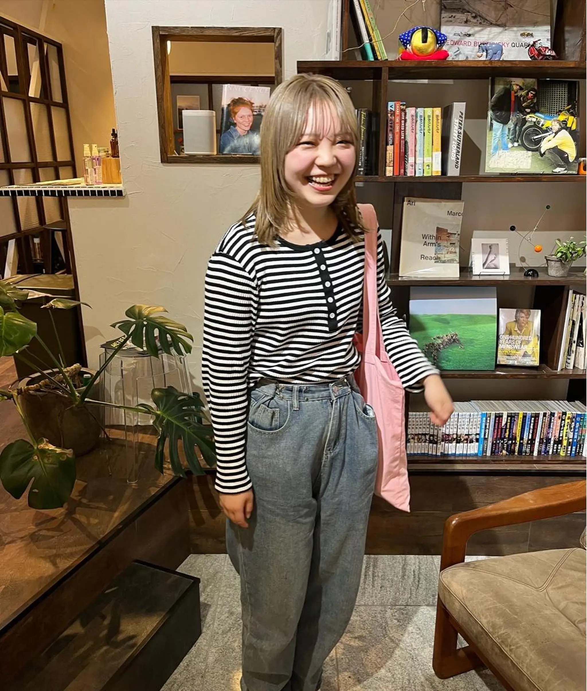 ミディアム 金田 夏野のヘアスタイル