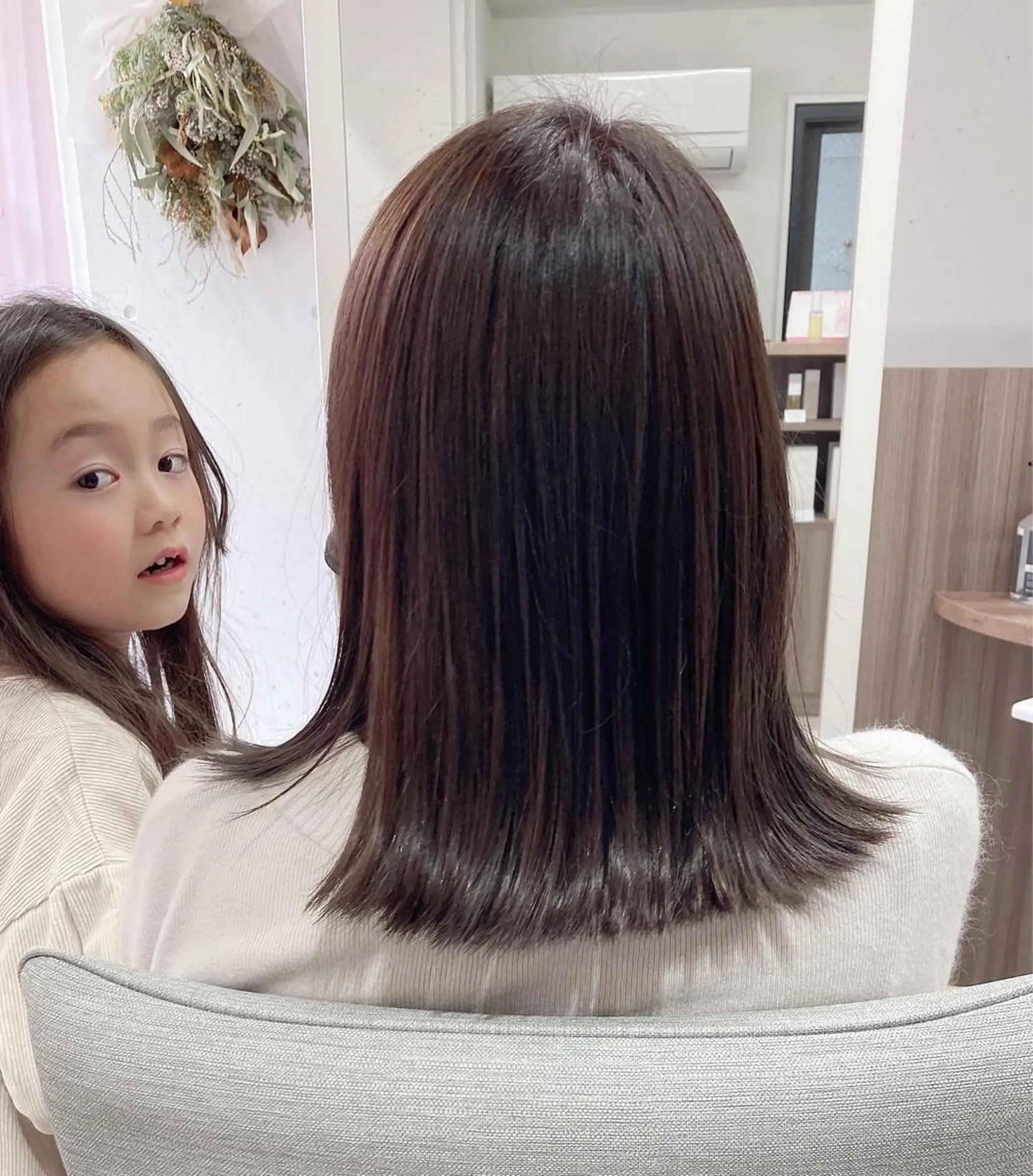 ミディアム 外ハネヘア ミルミー美容室所属・🦄💒💓齎藤 七海子🦄💒💓のマツエク・マツパデザイン