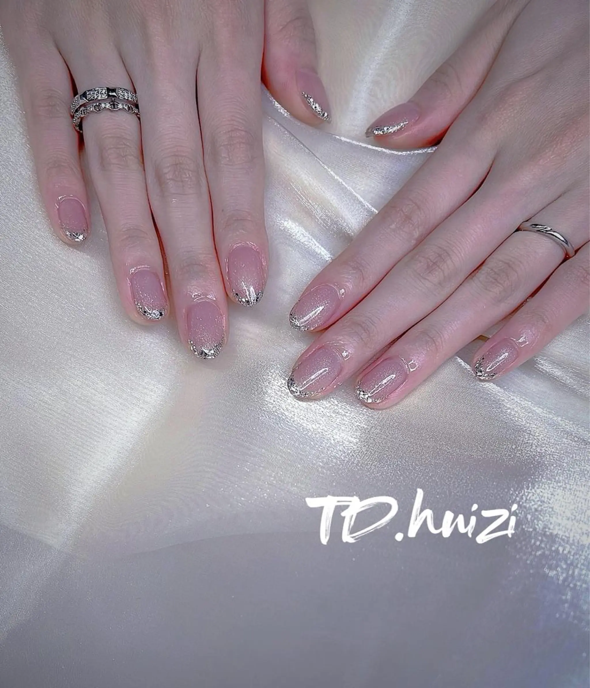 ミディアム ハンドネイル めぐみのネイルサロン 惠のネイルデザイン